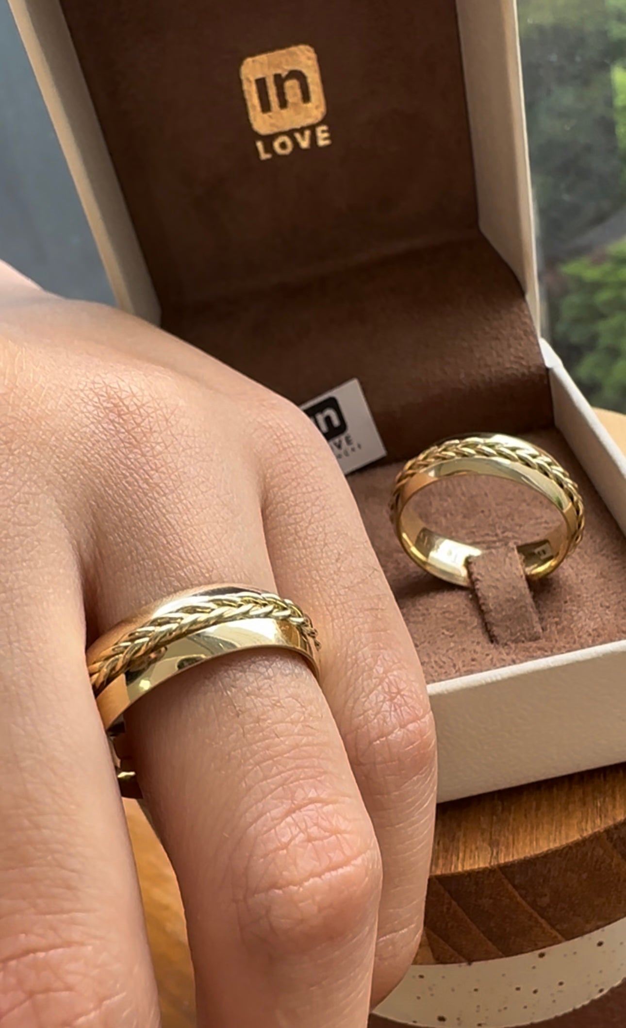 Alianças de Casamento em Ouro 18k - Modelo Trançado | 7mm | 12x R$1.031,66