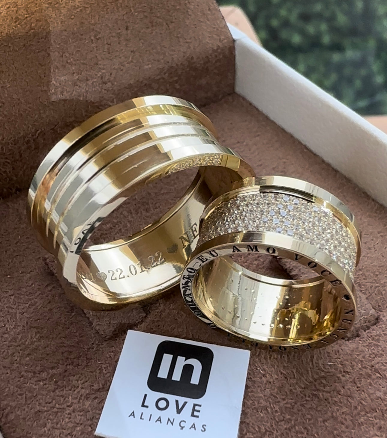 Alianças de Casamento em Ouro 18k - Modelo Intense | 10mm | 12x R$1.641,66