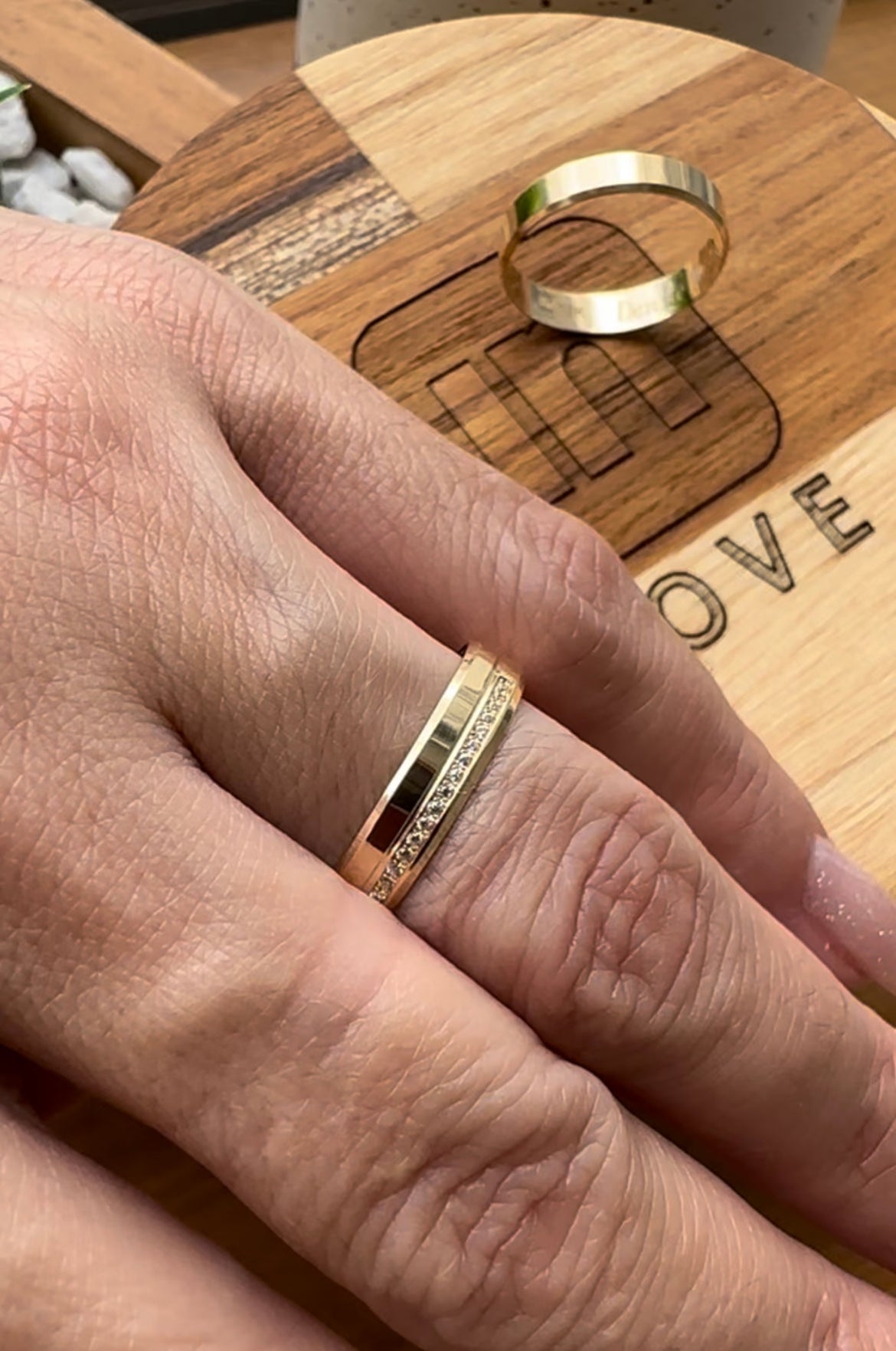 Alianças de Casamento em Ouro 18k - Modelo Nossa Energia | 4mm | 12x R$399