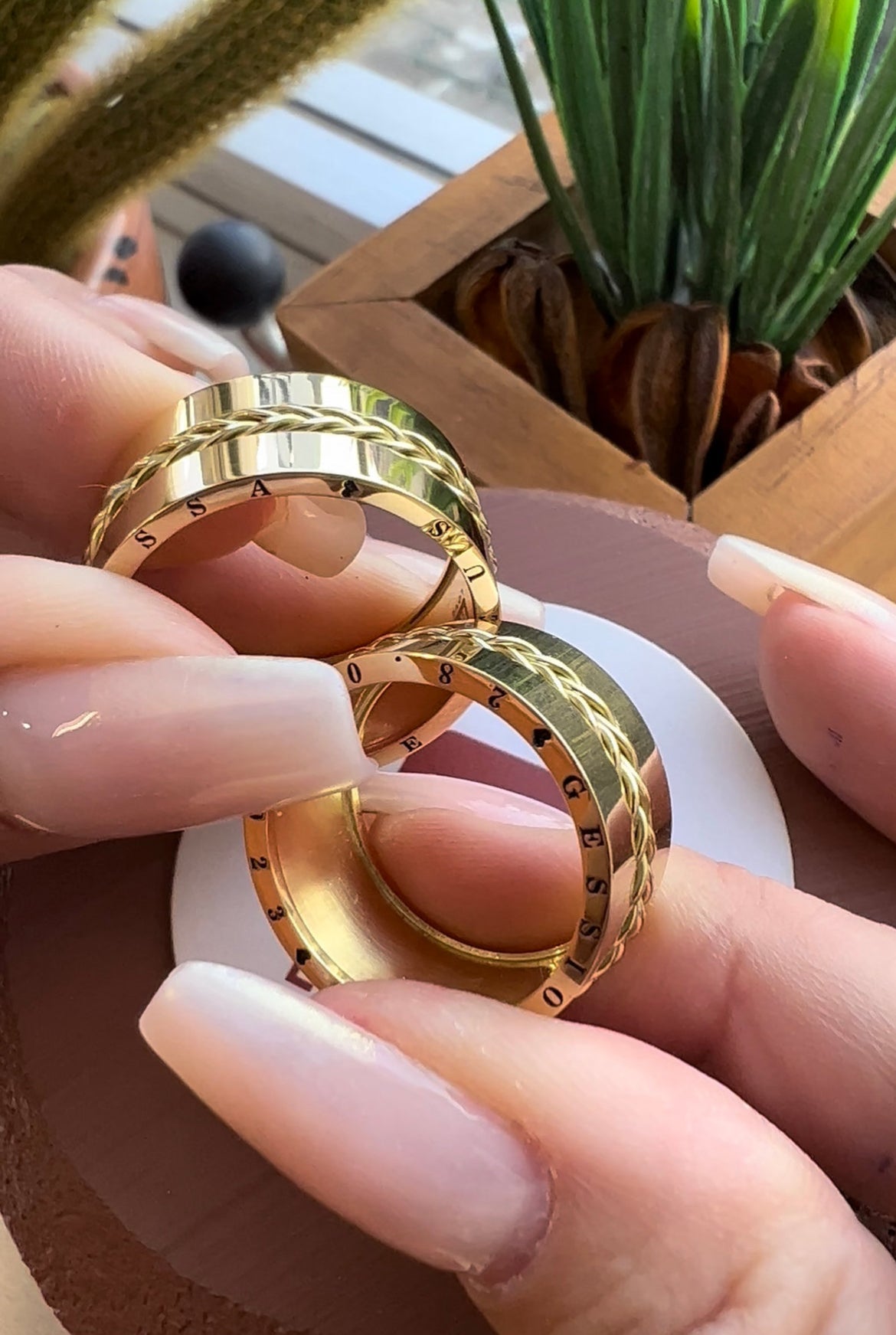 Alianças de Casamento em Ouro 18k - Modelo Eternizar | 10mm | 12x R$1.598,33