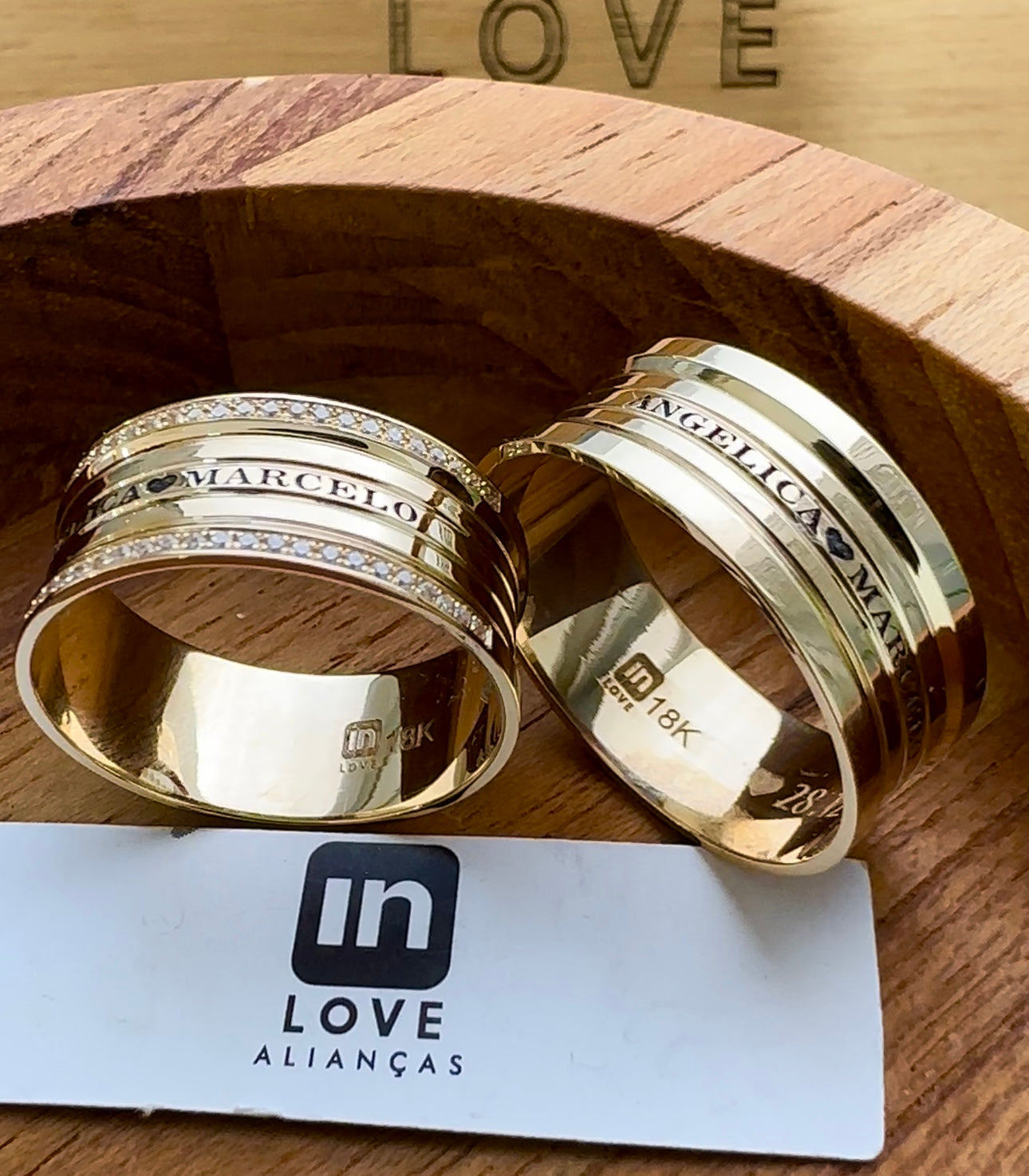 Alianças de Casamento em Ouro 18k - Modelo Paradise | 8mm | 12x R$666,66