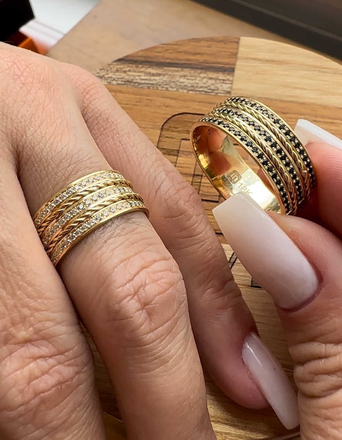 Alianças de Casamento em Ouro 18k - Modelo Momentos Duo | 8mm | 12x R$1.106,66