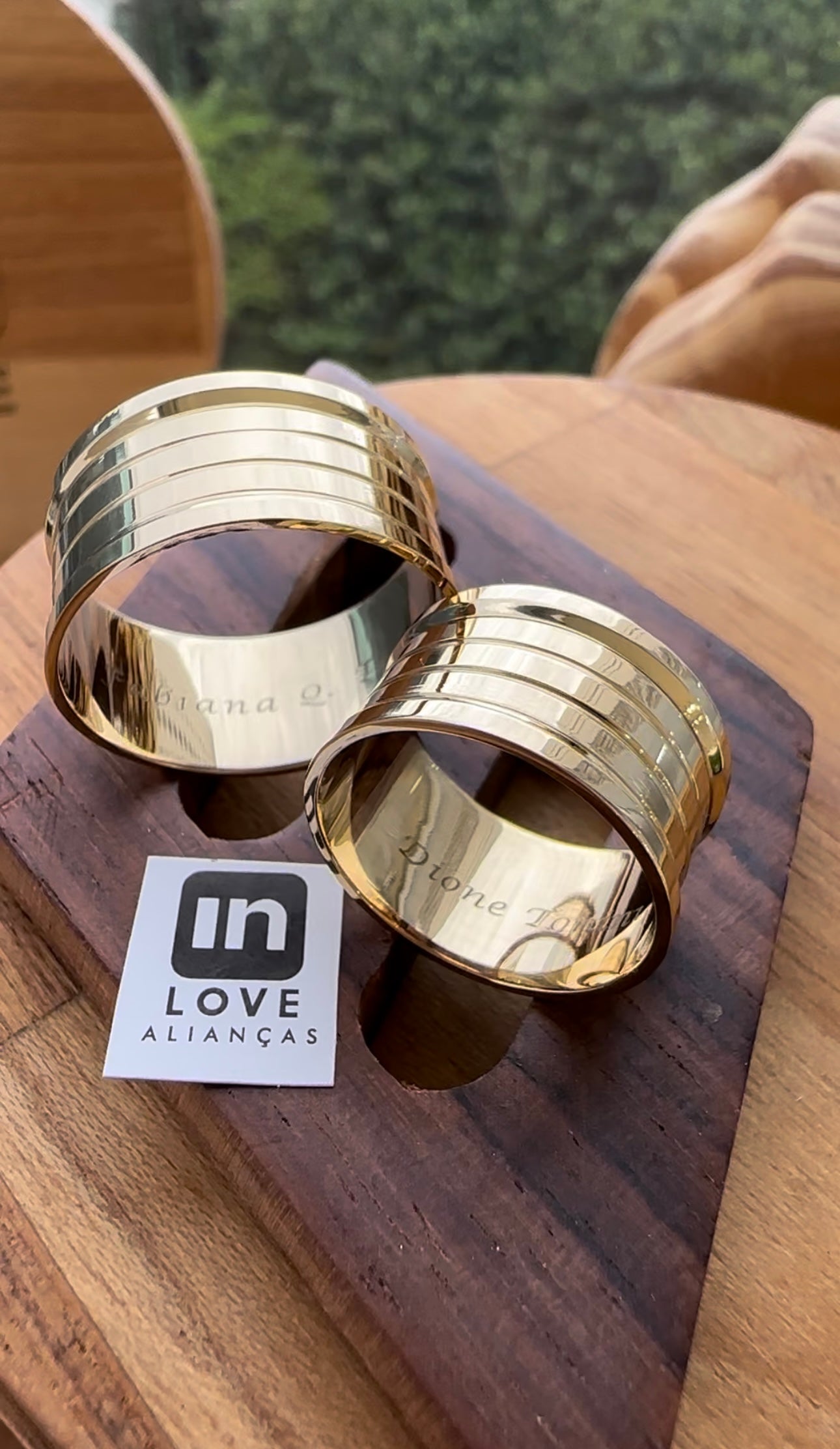 Alianças de Casamento em Ouro 18k - Modelo Favorite | 10mm | 12x R$899