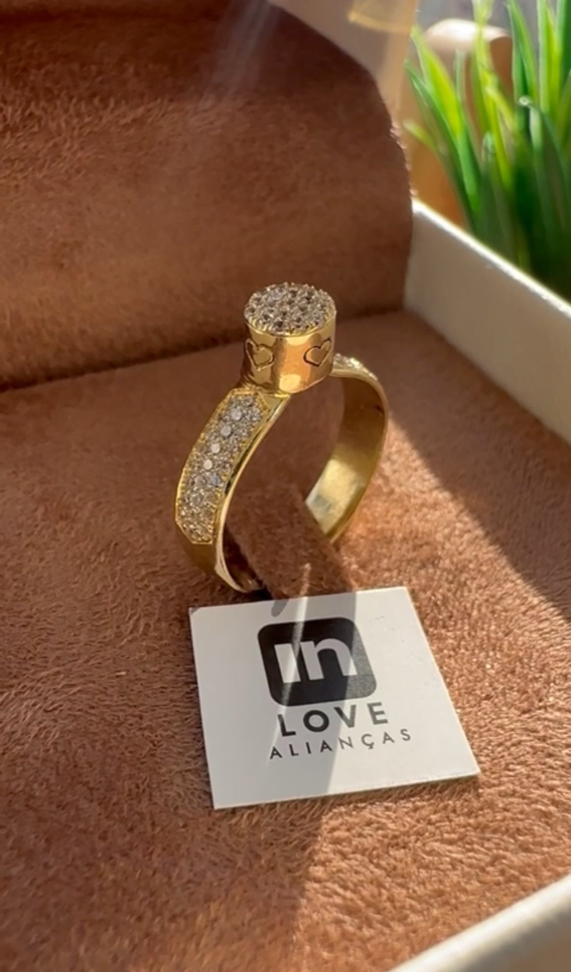 Anel Solitário Sonhos em Ouro 18k -  12x R$316,66
