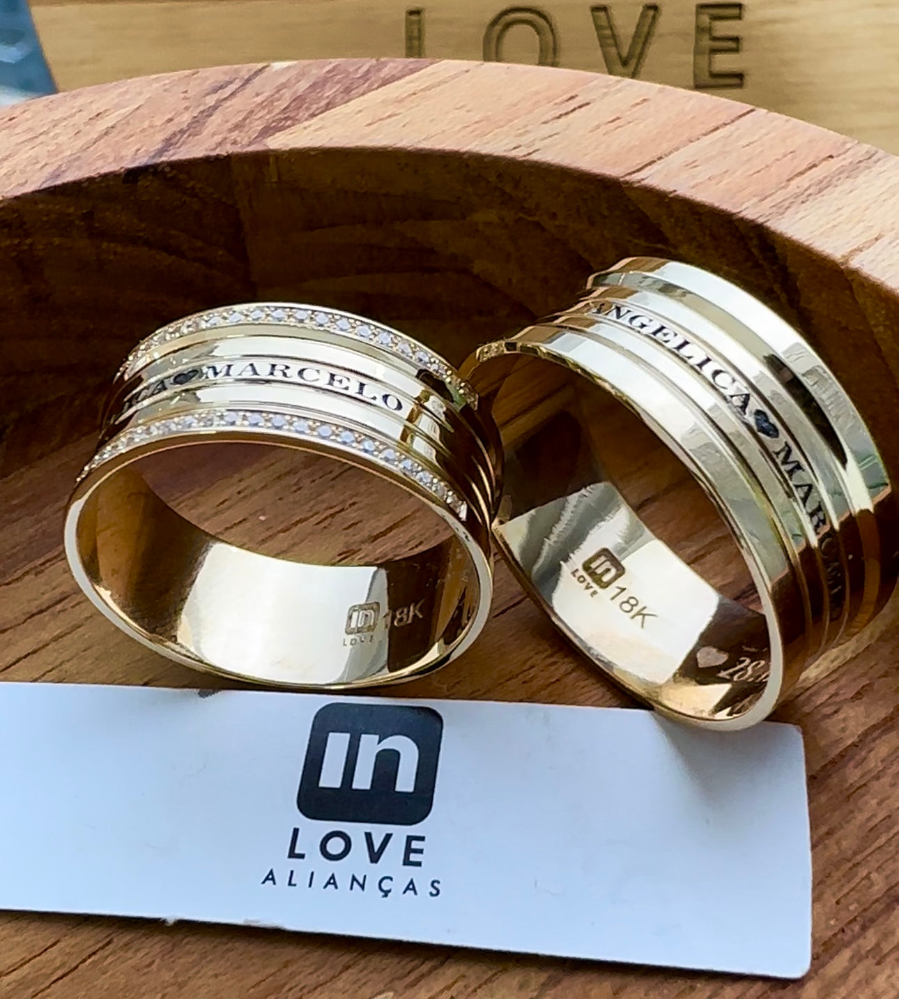 Alianças de Casamento em Ouro 18k - Modelo Paradise | 8mm | 12x R$666,66