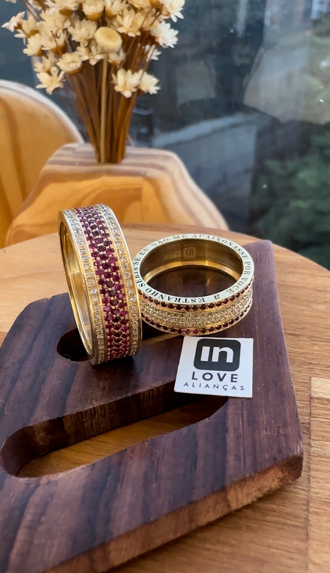 Alianças de Casamento em Ouro 18k - Modelo Miragem Duo | 6mm | 12x R$1.165,83