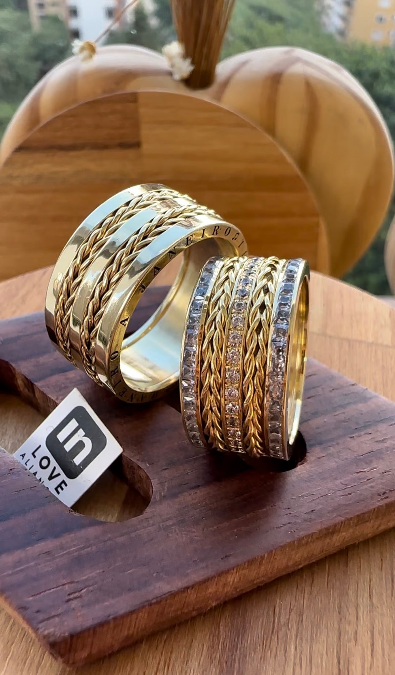 Alianças de Casamento em Ouro 18k - Modelo Paixão | 10mm | 12x R$2.066,66