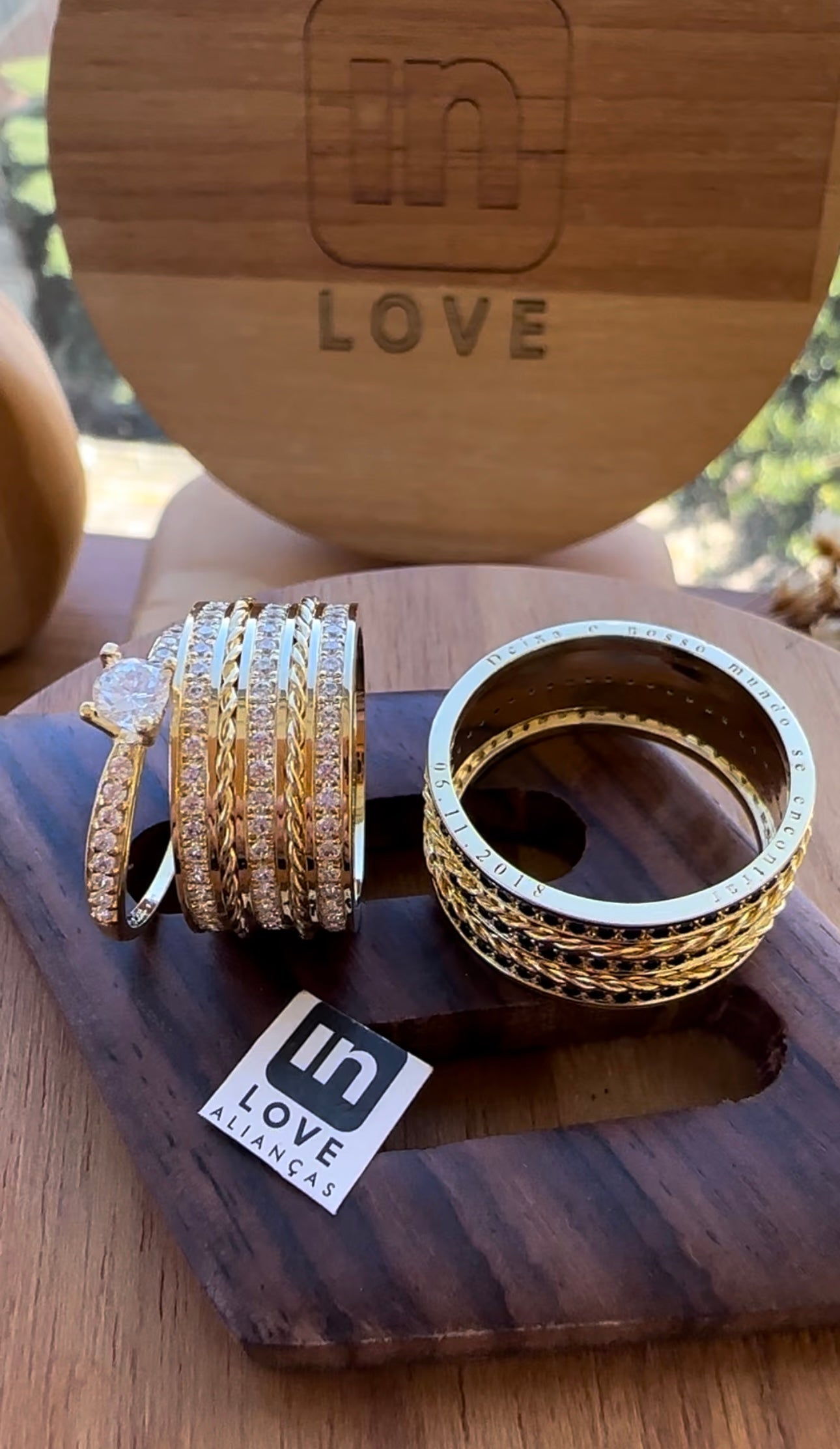 Alianças de Casamento em Ouro 18k - Modelo Momentos | 10mm | 12x R$1.583,00