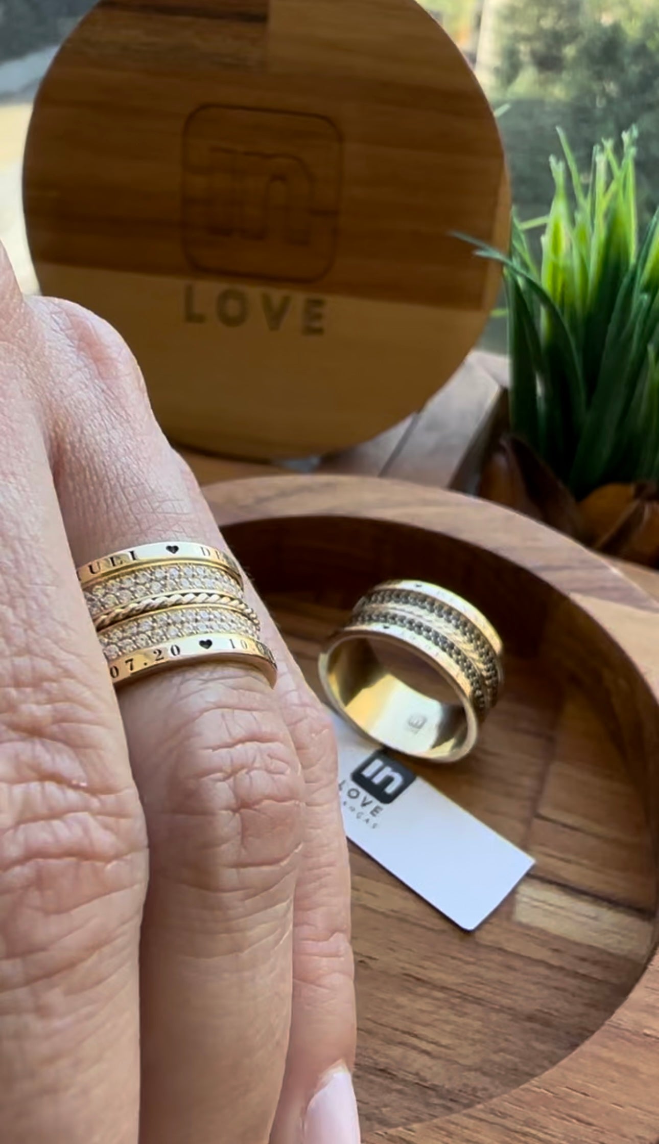 Alianças de Casamento em Ouro 18k - Modelo Desejo | 10mm | 12x R$1.249,16