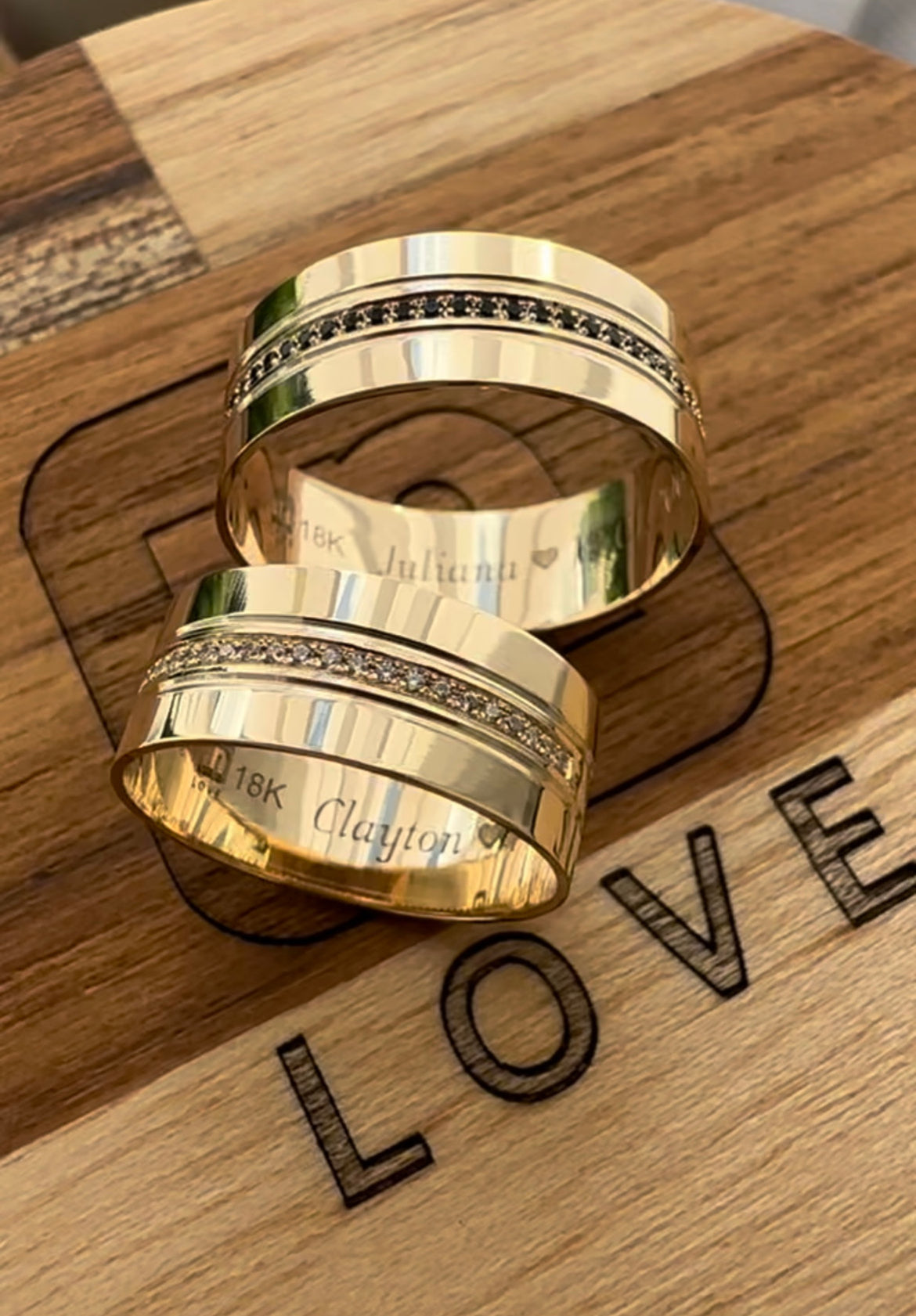 Alianças de Casamento em Ouro 18k - Modelo Suíça | 7mm | 12x R$623,33