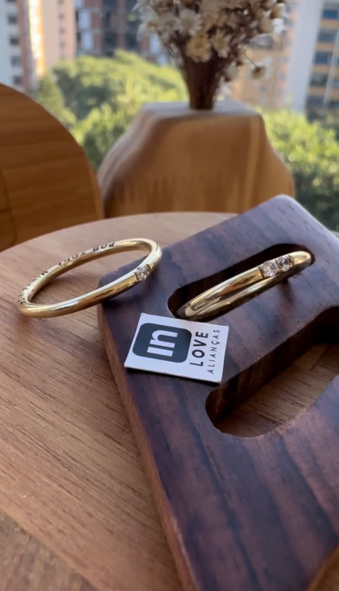 Alianças de Casamento em Ouro 18k - Modelo Sinais | 2mm | 12x R$499,16