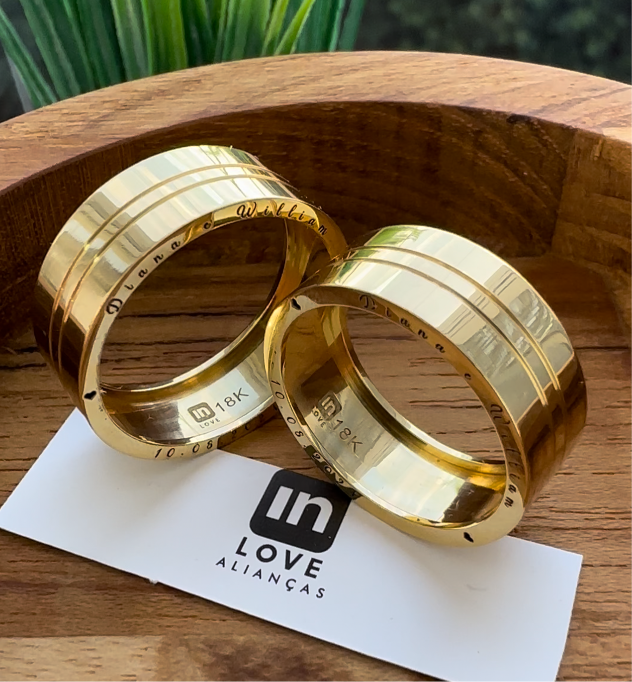 Alianças de Casamento em Ouro 18k - Modelo Joy | 8mm | 12x R$832,50