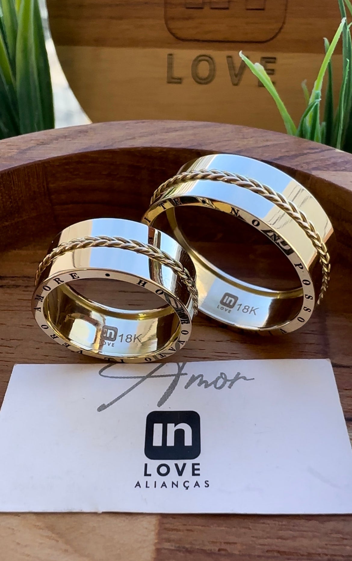 Alianças de Casamento em Ouro 18k - Modelo Eternizar | 8mm | 12x R$1.106,66
