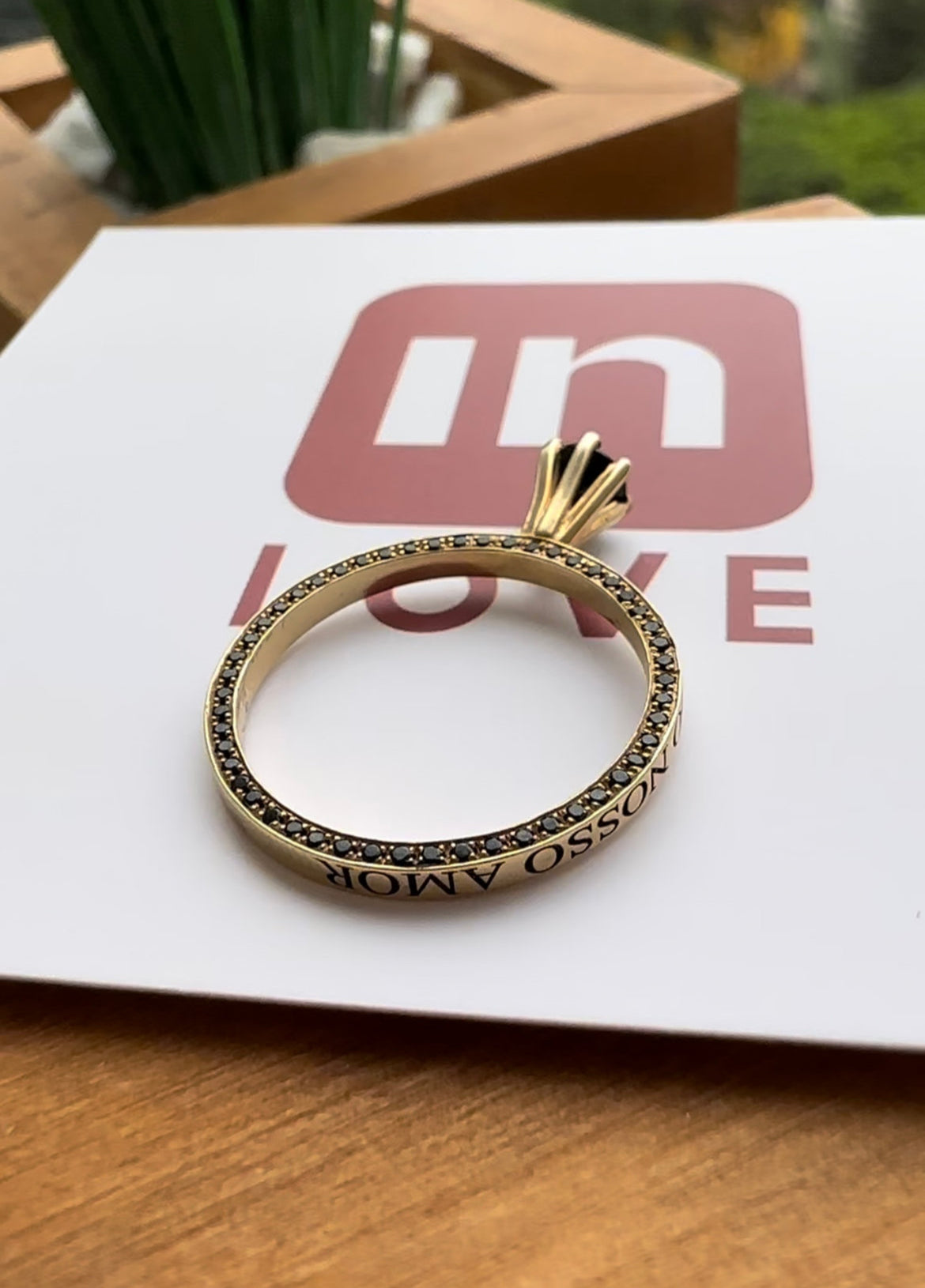 Anel Solitário Storie em Ouro 18k - 12x R$208,33