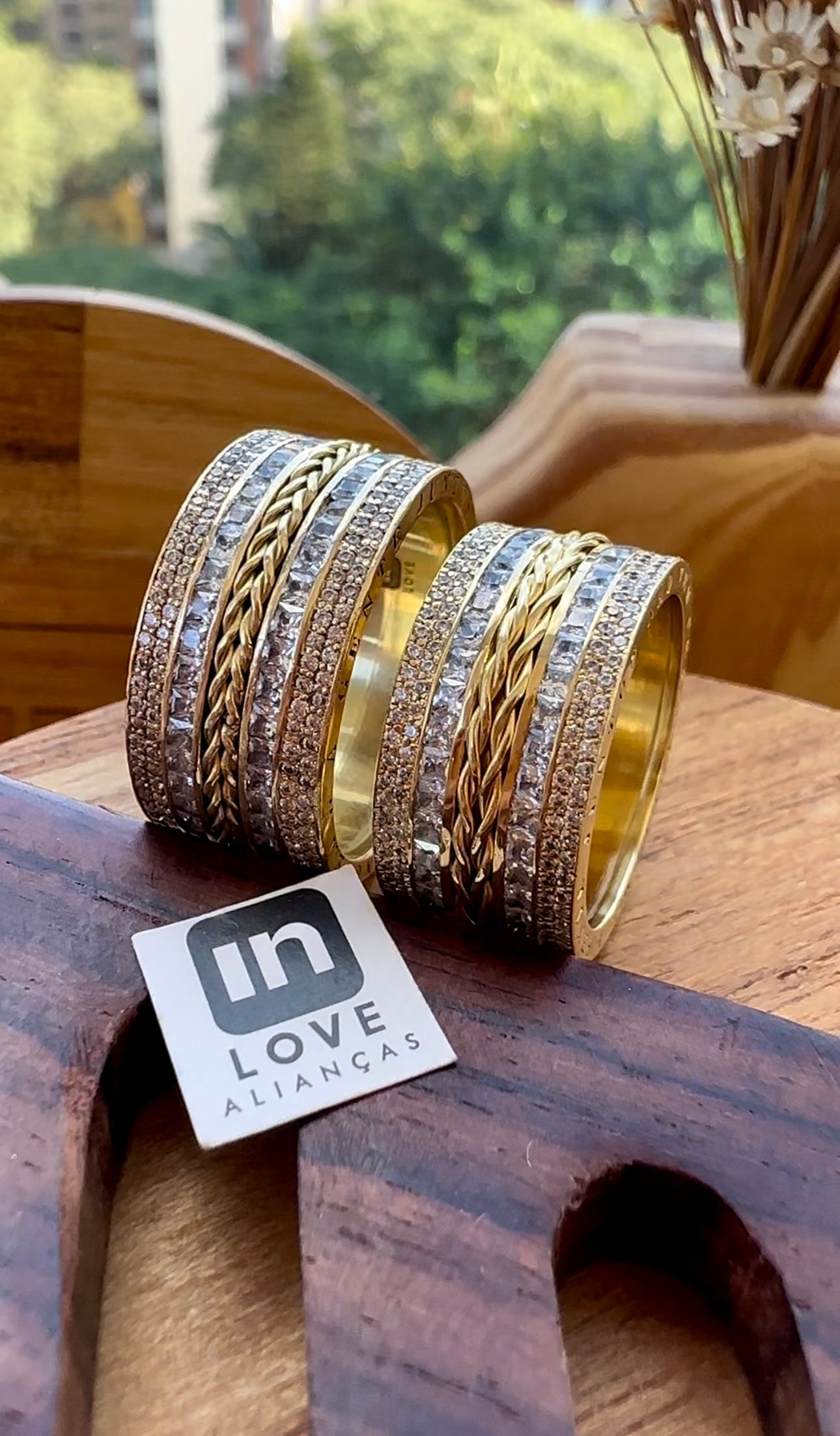 Alianças de Casamento em Ouro 18k - Modelo A Gente Junto | 10mm | 12x R$2.165,83