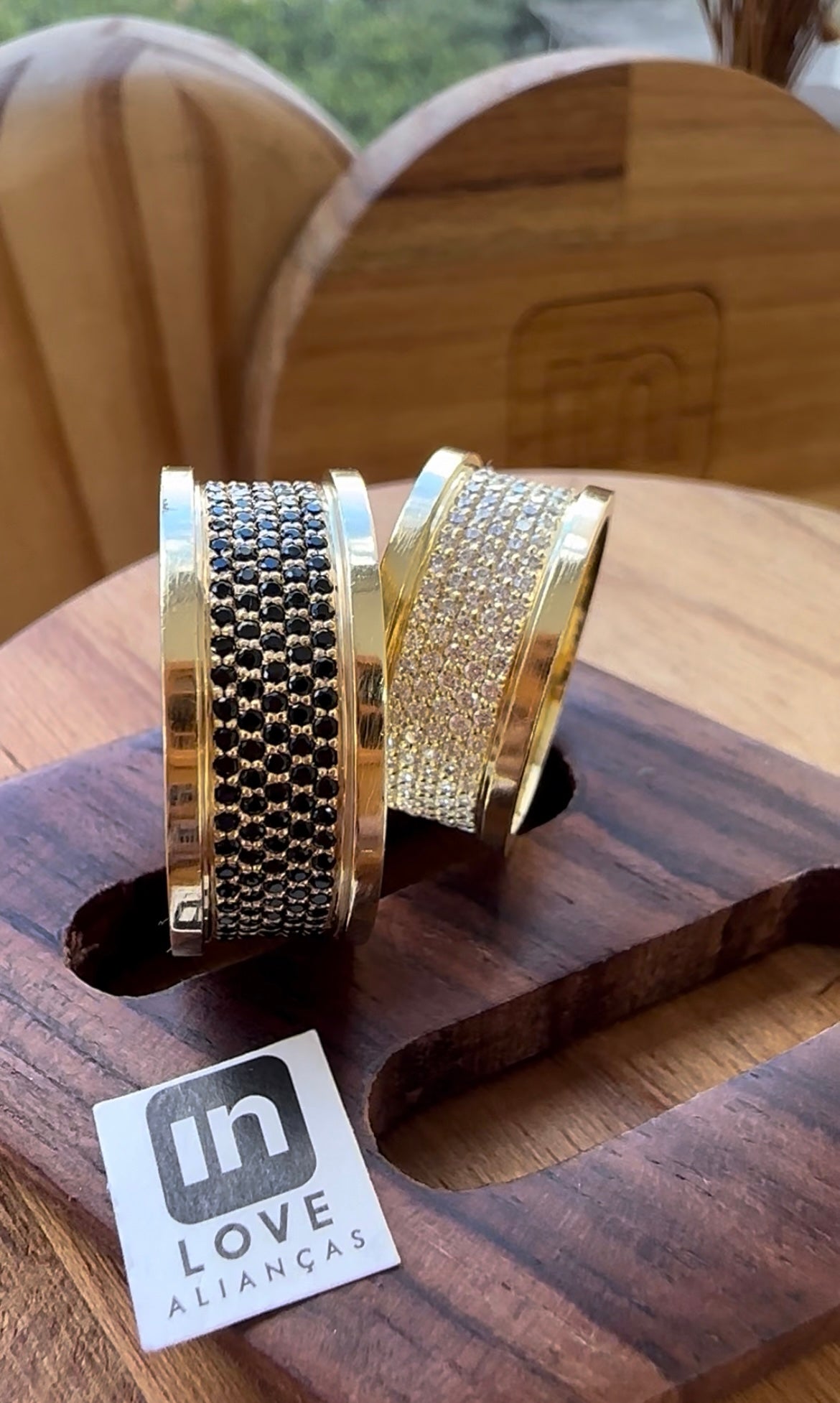Alianças de Casamento em Ouro 18k - Modelo Intense Duo | 9mm | 12x R$1.233,33