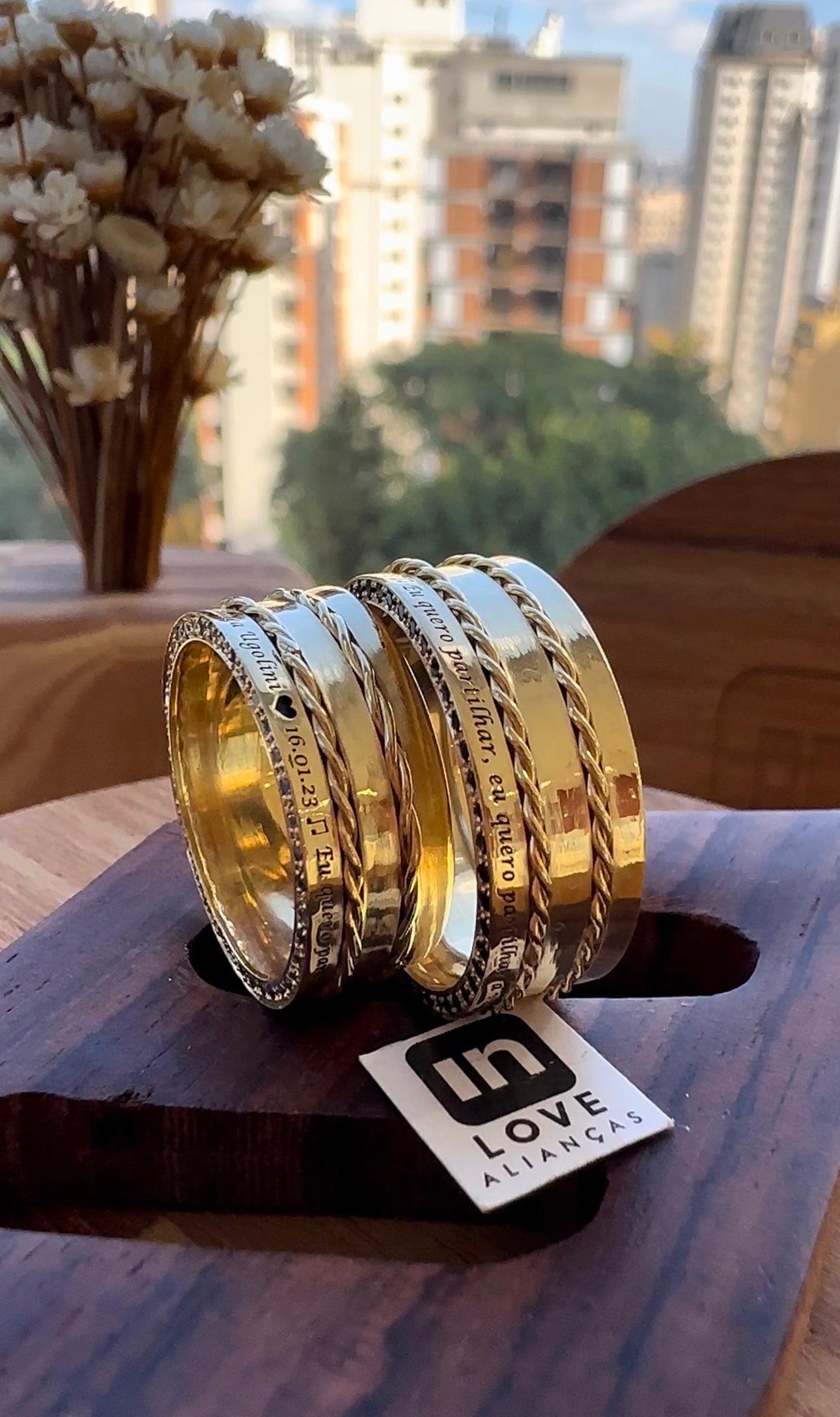 Alianças de Casamento em Ouro 18k - Modelo Partilhar | 8mm | 12x R$1.325