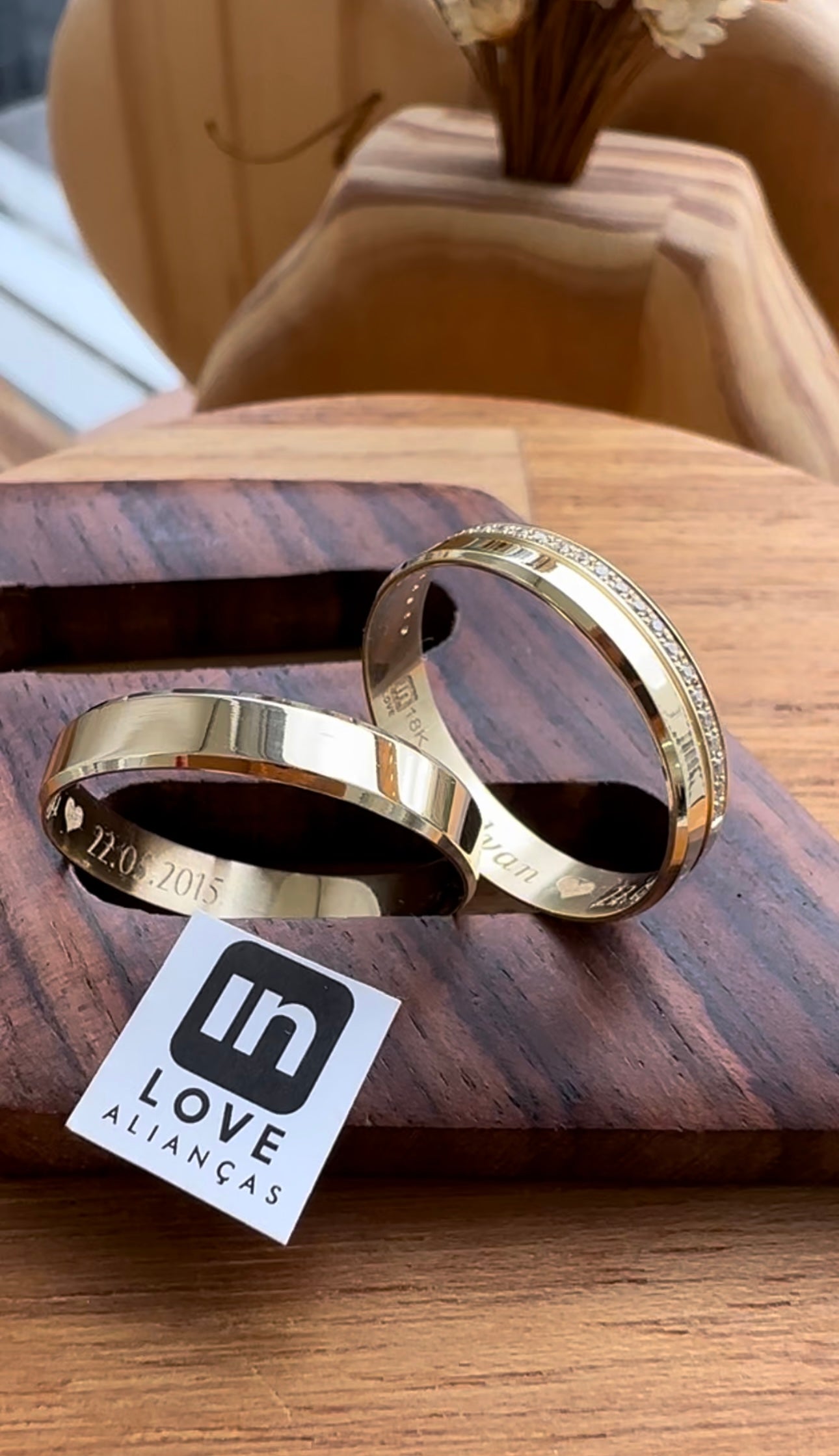 Alianças de Casamento em Ouro 18k - Modelo Nossa Energia | 4mm | 12x R$333