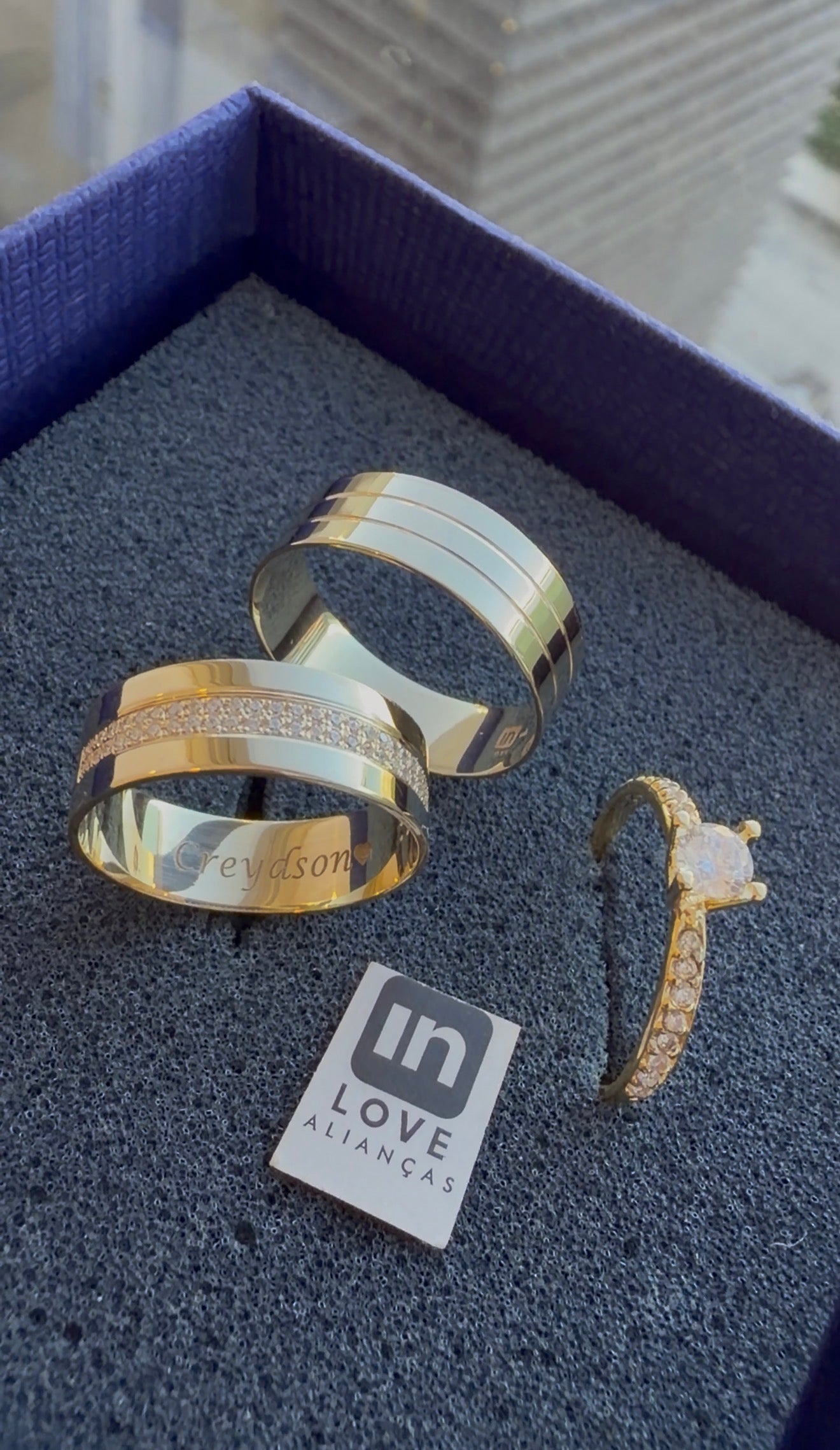 Par de Alianças em Ouro 18k - Modelo Quero Te Amar | 6mm | 12x R$541