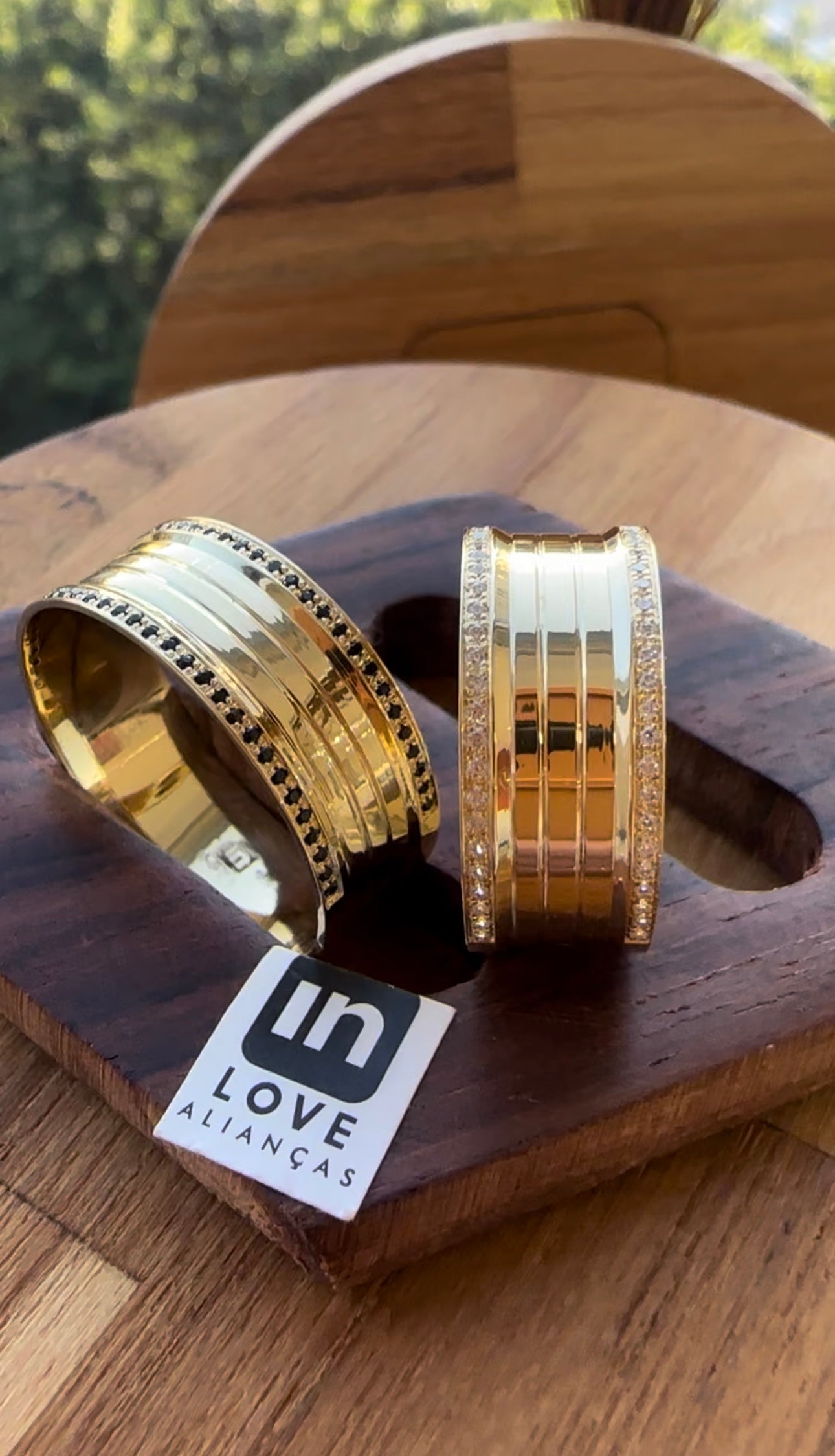 Alianças de Casamento em Ouro 18k - Modelo Paraíso | 8mm | 12x R$666