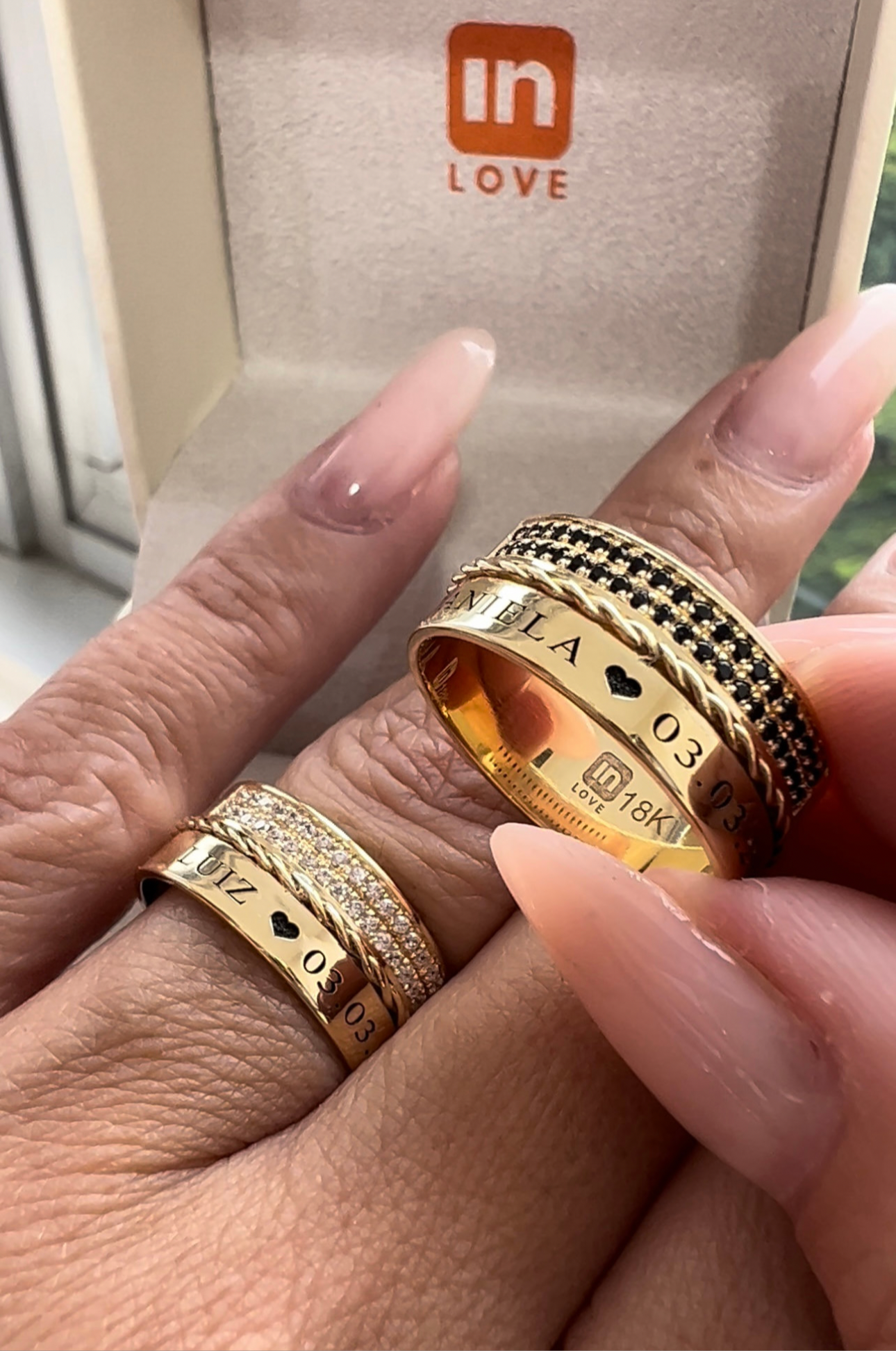 Alianças de Casamento em Ouro 18k - Modelo Encanto | 8mm | 12x R$861,66