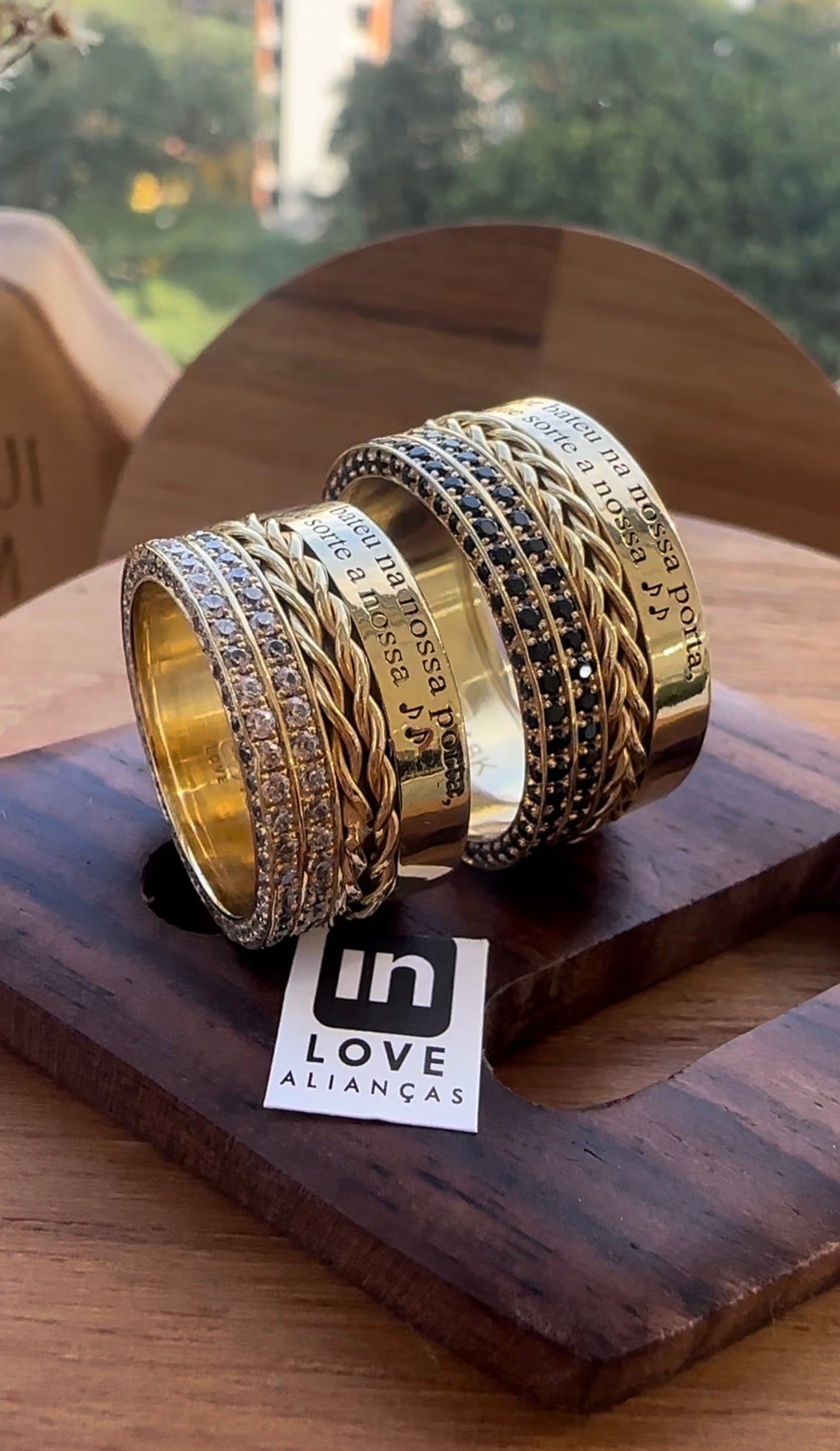 Alianças de Casamento em Ouro 18k - Modelo Nosso Sonho | 10mm | 12x R$2.056,66