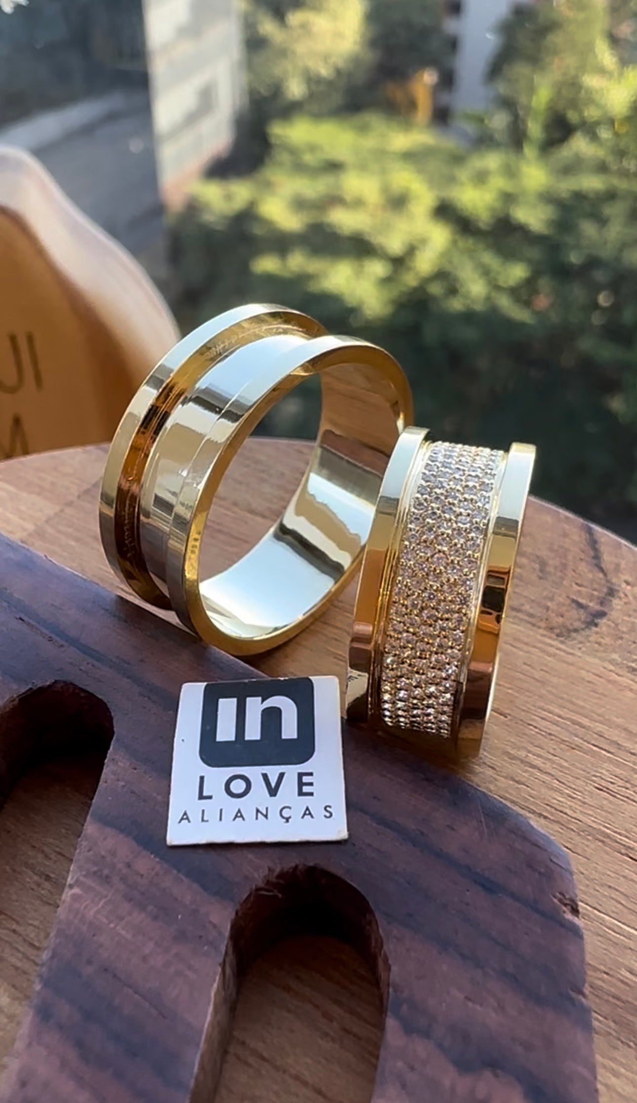 Alianças de Casamento em Ouro 18k - Modelo Intense | 8mm | 12x R$916