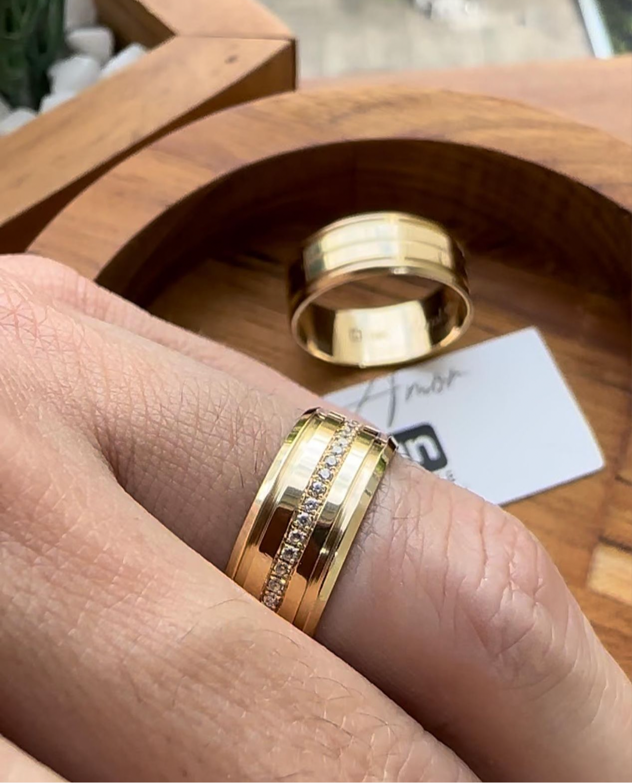 Alianças de Casamento em Ouro 18k - Modelo Essencial | 7mm | 12x R$603,33
