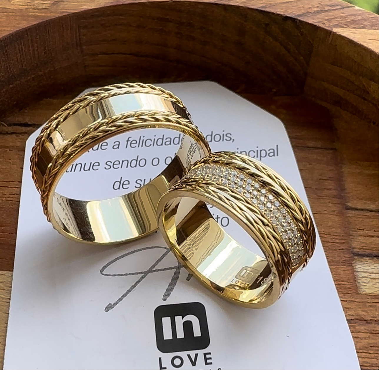 Alianças de Casamento em Ouro 18k - Modelo Bem Querer | 8mm | 12x R$999