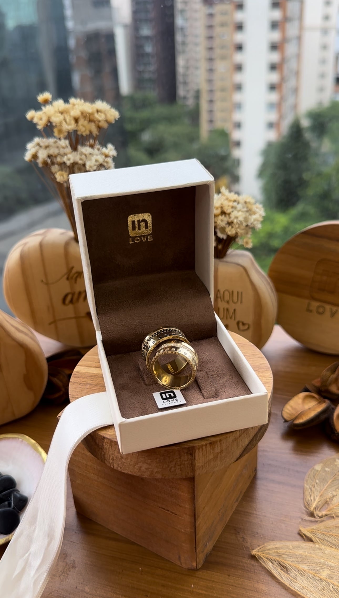 Aliança de Casamento em Ouro 18k - Modelo Eu Sei Que Te Amo | 10mm | 12x R$2.194,16