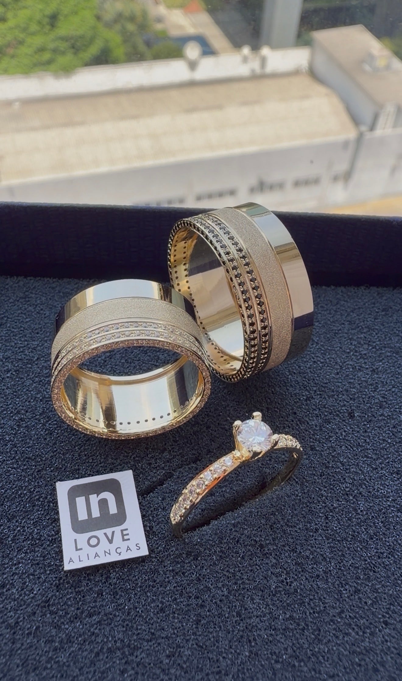 Par de Alianças em Ouro 18k - Modelo Declarações | 10mm | 12x R$1.299.