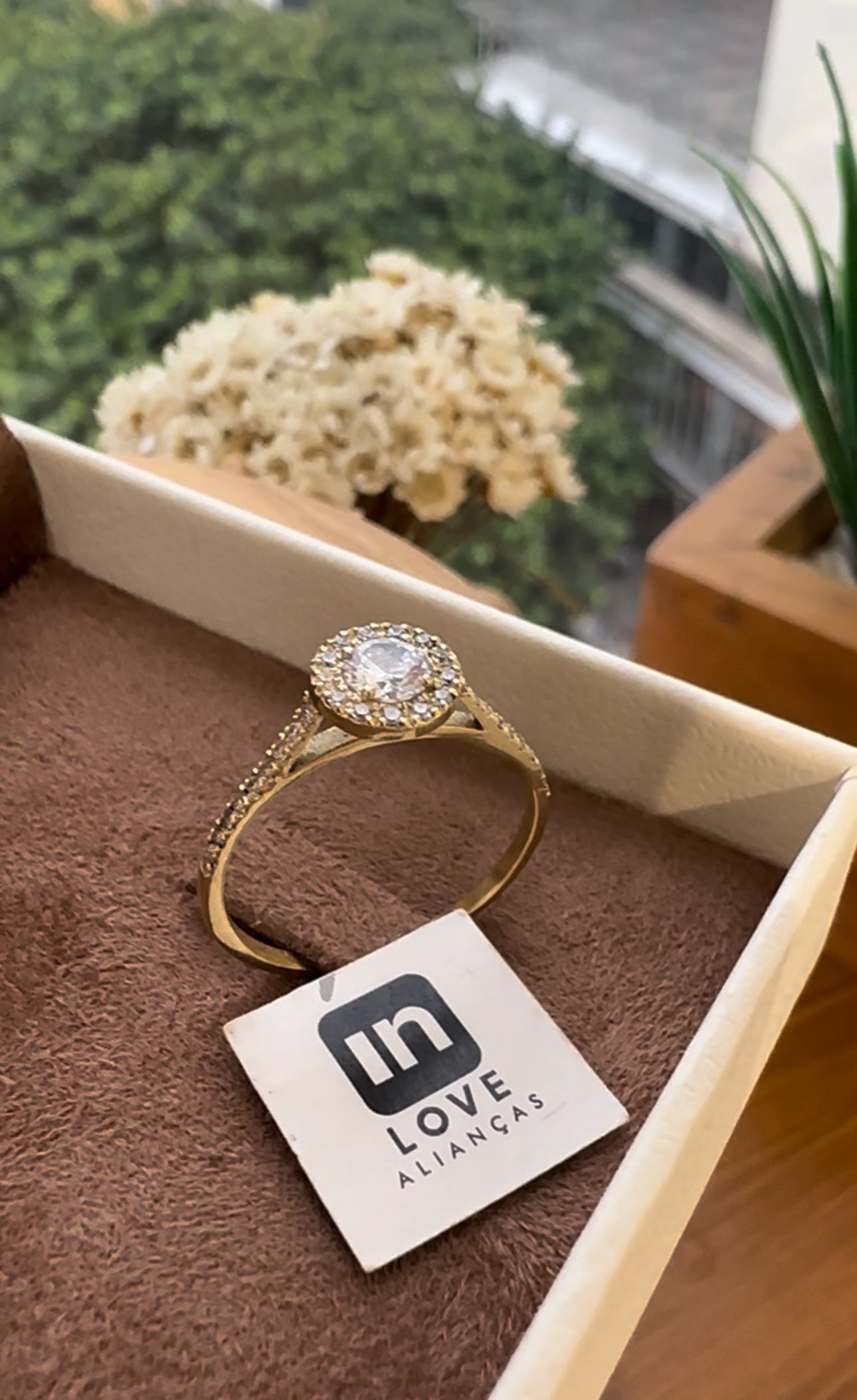 Anel Solitário Girassol em Ouro 18k - 12x R$150