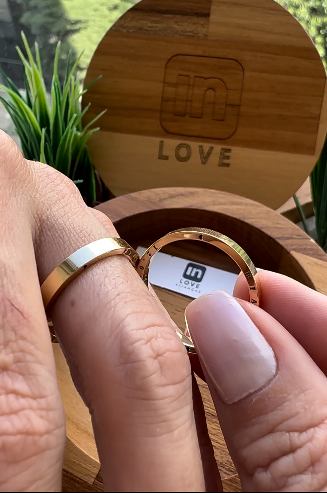 Alianças de Casamento em Ouro 18k - Modelo Frases do Amor | 3mm | 12x R$699