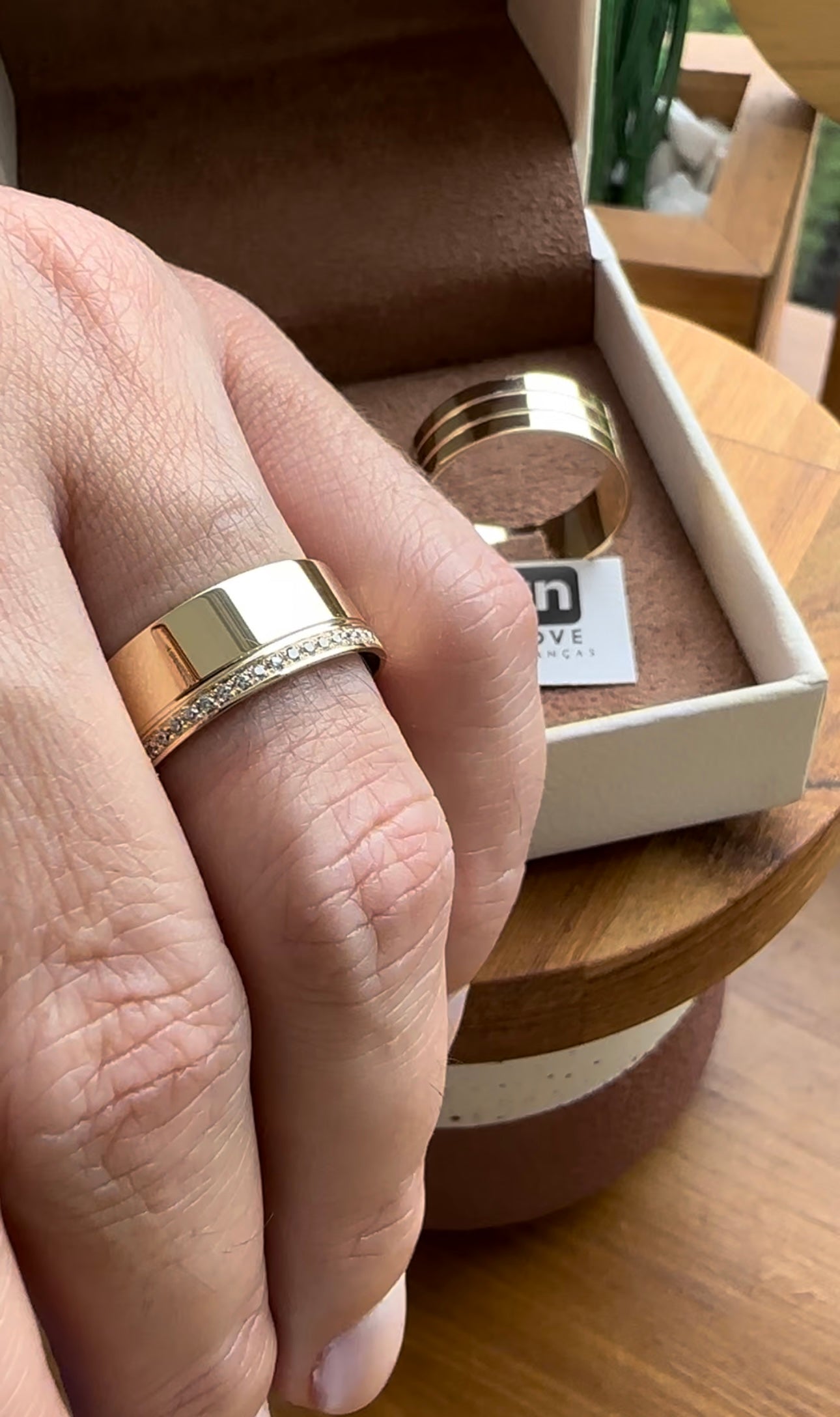 Alianças de Casamento em Ouro 18k - Modelo Arretado | 7mm | 12x R$603,33
