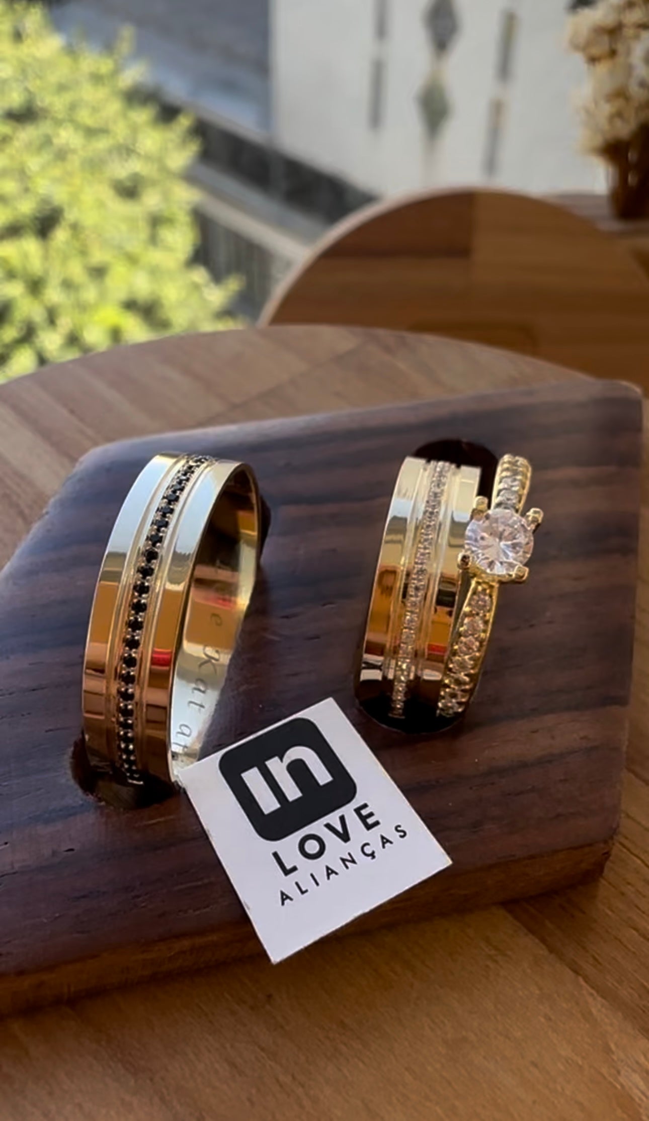 Alianças de Casamento em Ouro 18k - Modelo Mimosinha Duo | 5mm | 12x R$499