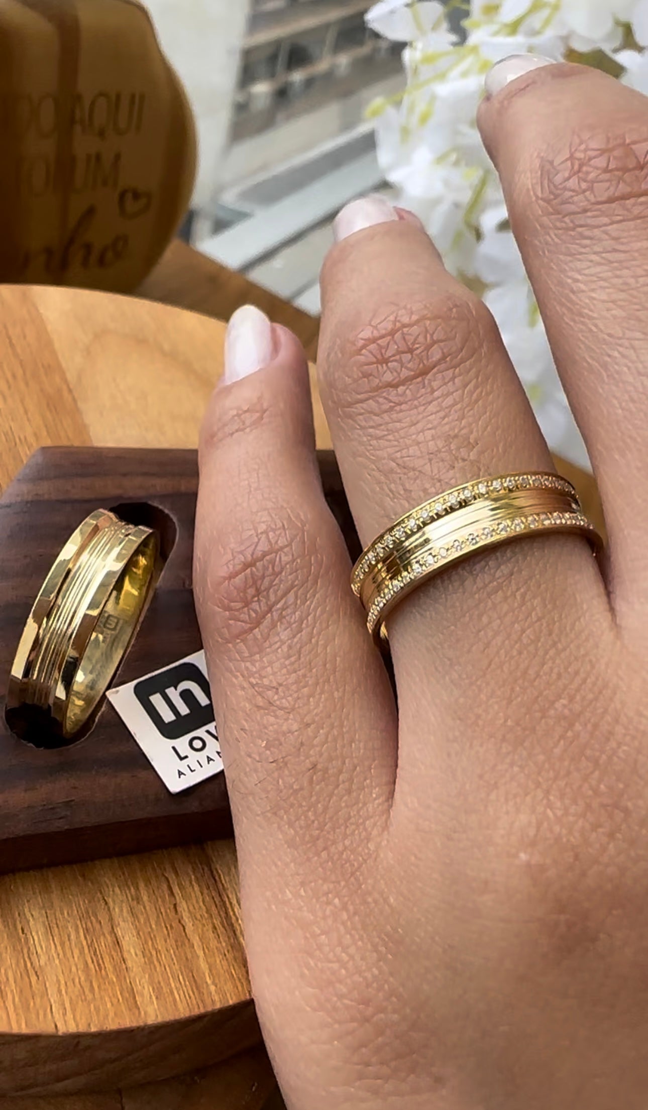 Alianças de Casamento em Ouro 18k - Modelo Paraíso | 5mm | 12x R$333