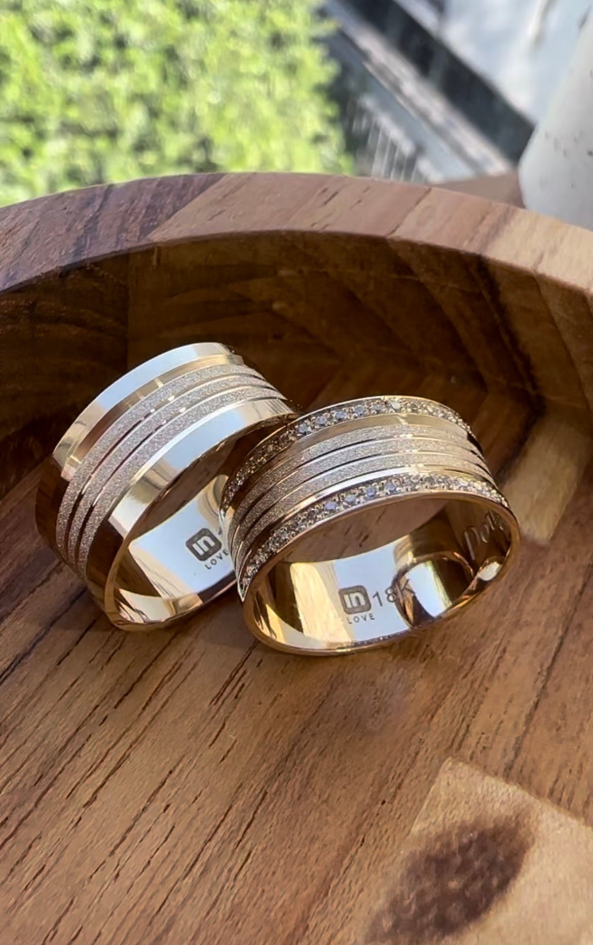Alianças de Casamento em Ouro 18k - Modelo Paraíso | 8mm | 12x 699