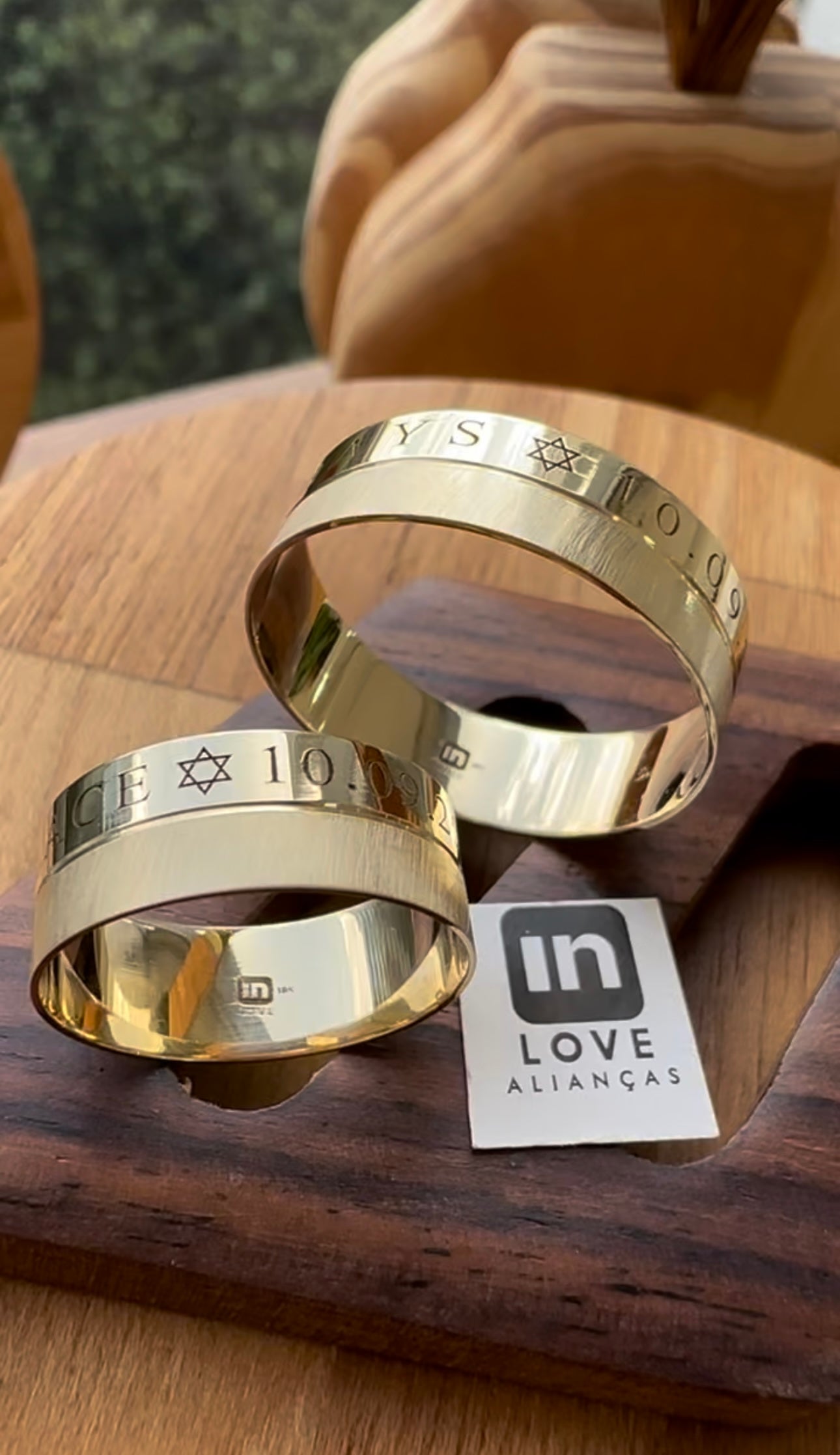 Alianças de Casamento em Ouro 18k - Modelo Aconchego | 7mm | 12x R$499