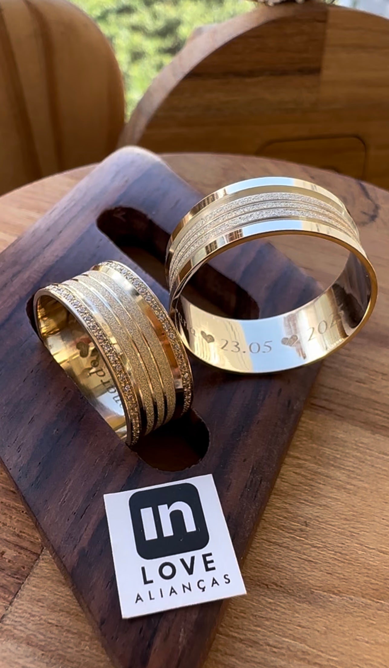 Alianças de Casamento em Ouro 18k - Modelo Paraíso | 8mm | 12x 582.5