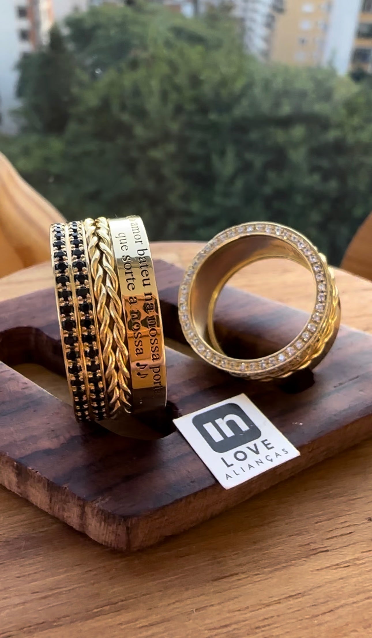 Alianças de Casamento em Ouro 18k - Modelo Nosso Sonho | 10mm | 12x R$2.056,66