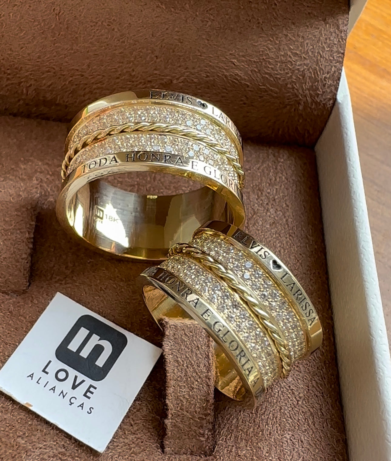 Alianças de Casamento em Ouro 18k - Modelo Desejo Master White | 10mm | 12x R$2.103,33