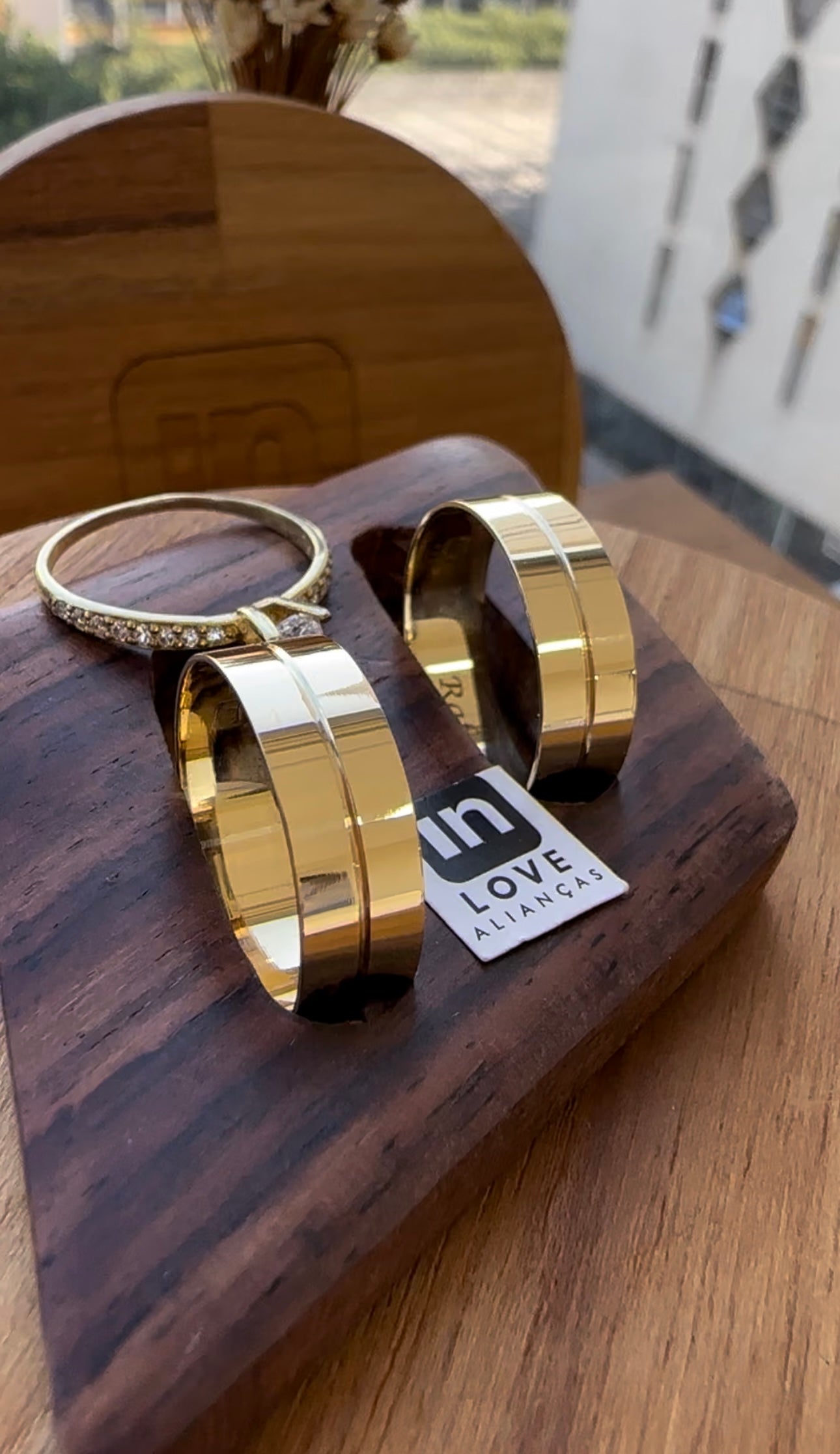 Alianças de Casamento em Ouro 18k - Modelo Minha Alegria | 6mm | 12x R$333