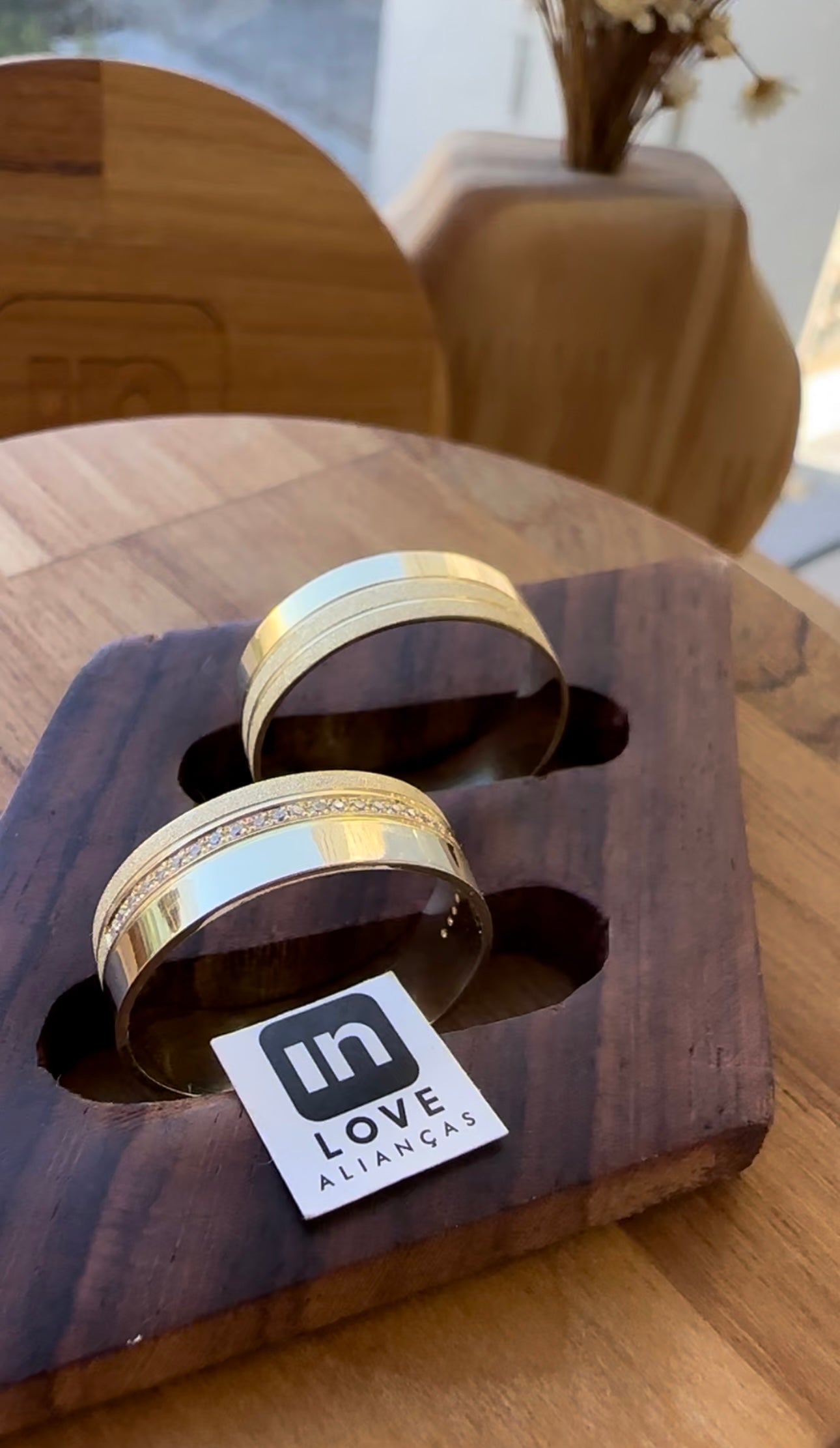 Alianças de Casamento em Ouro 18k - Modelo Amor Eterno | 6mm | 12x R$415.83