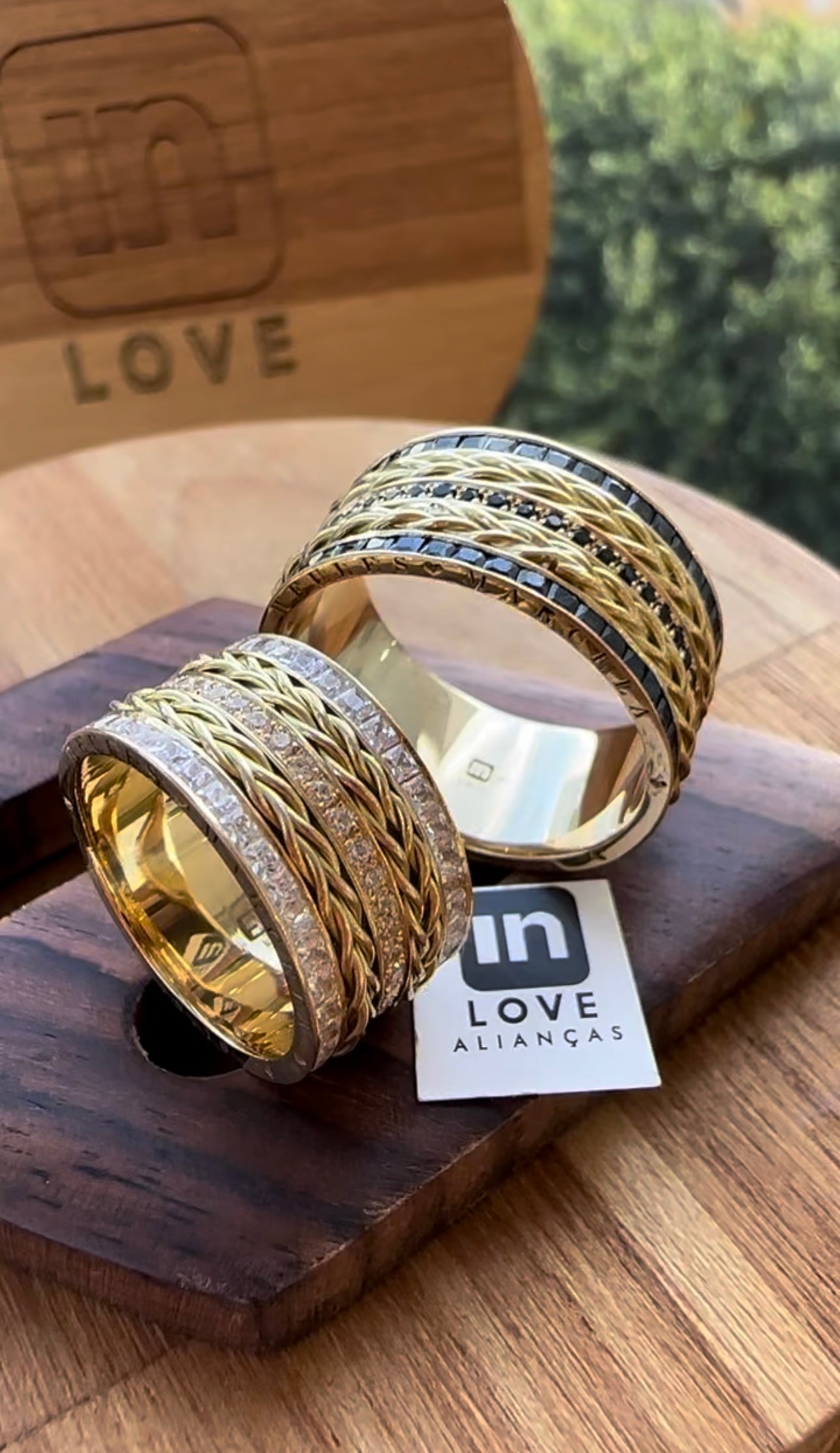 Alianças de Casamento em Ouro 18k - Modelo Paixão | 10mm |12xR$1.990