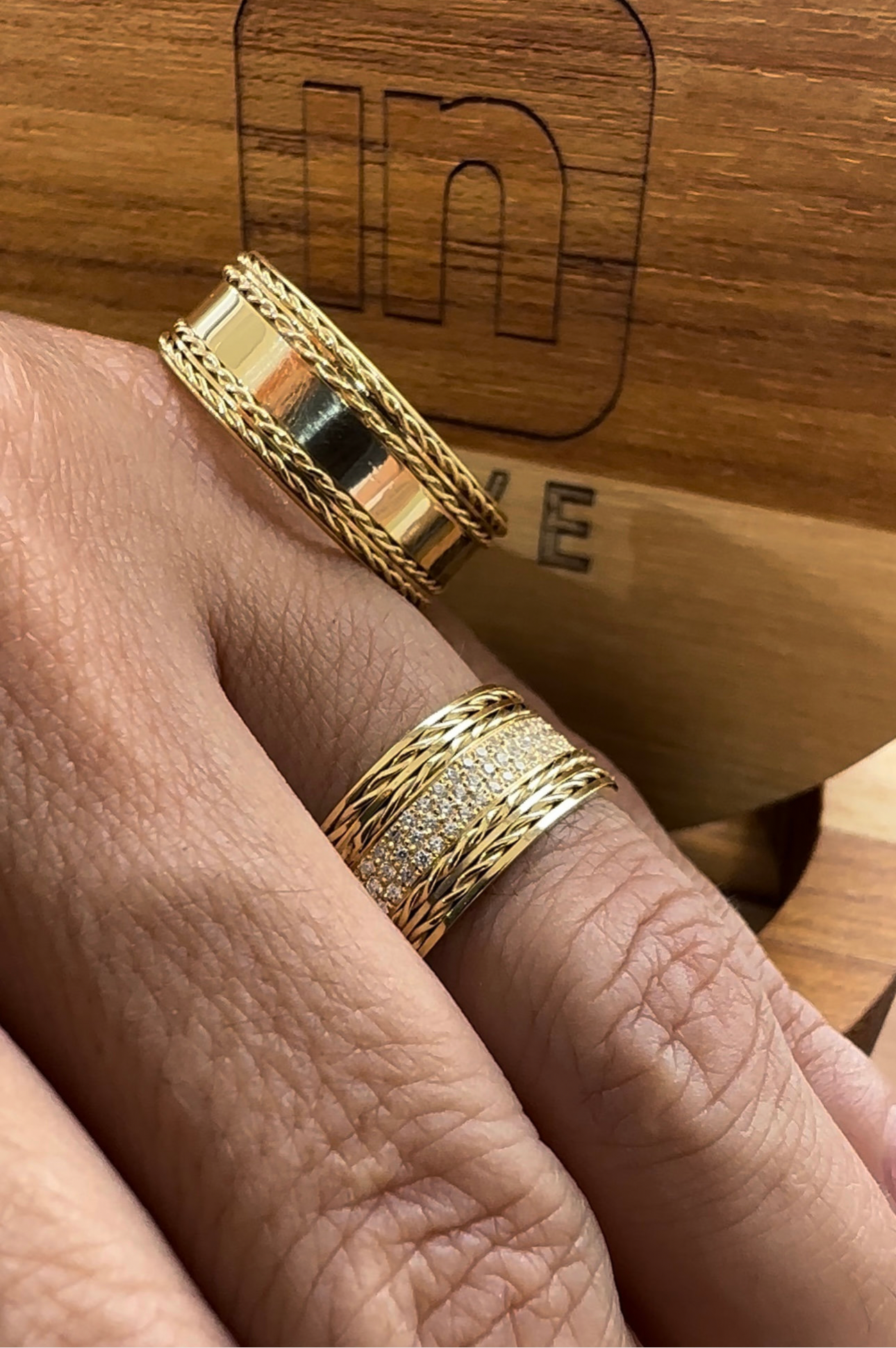 Alianças de Casamento em Ouro 18k - Modelo Bem Querer | 8mm | 12x R$999