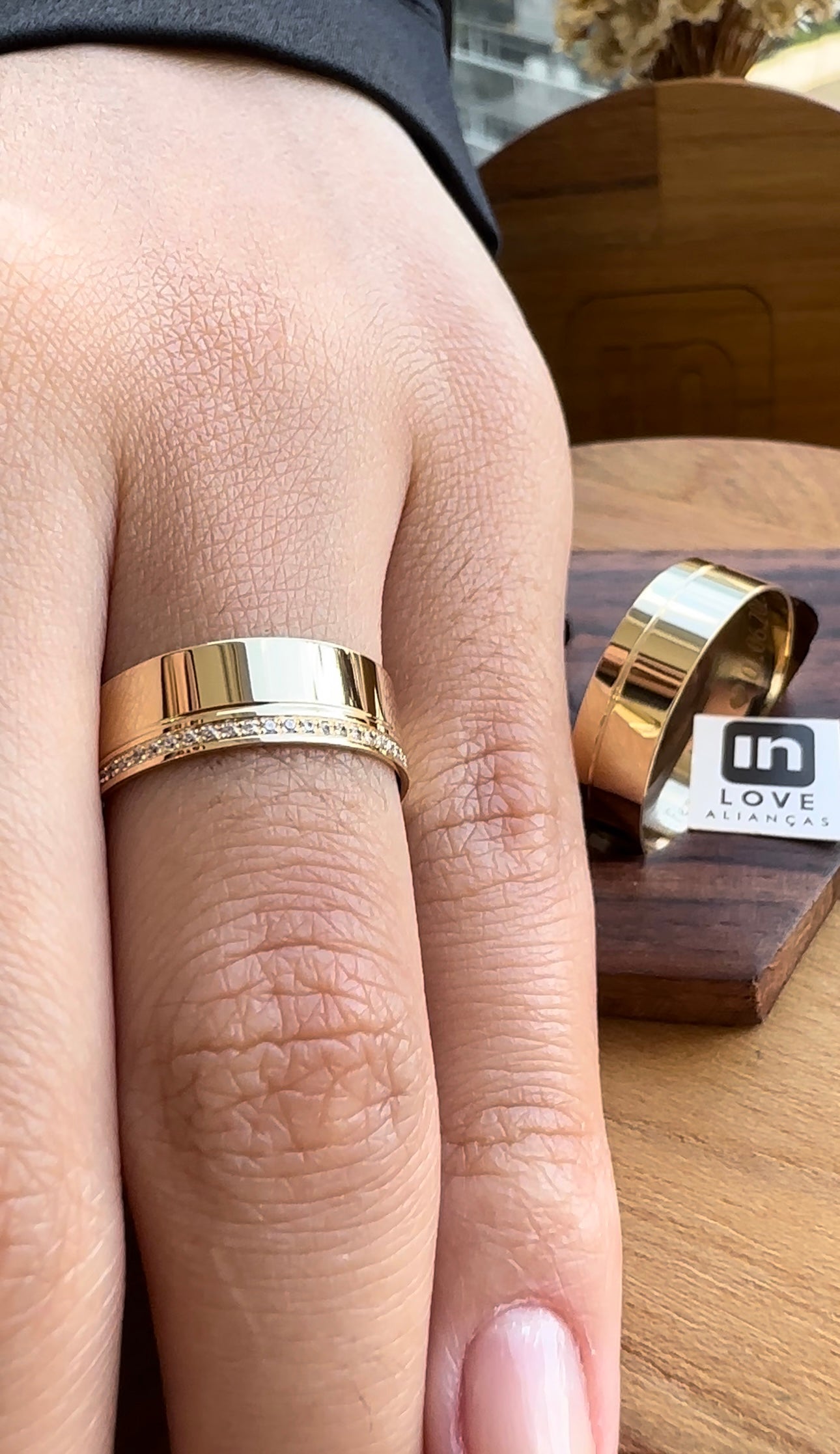 Alianças de Casamento em Ouro 18k - Modelo Eternamente | 6mm | 12x R$416