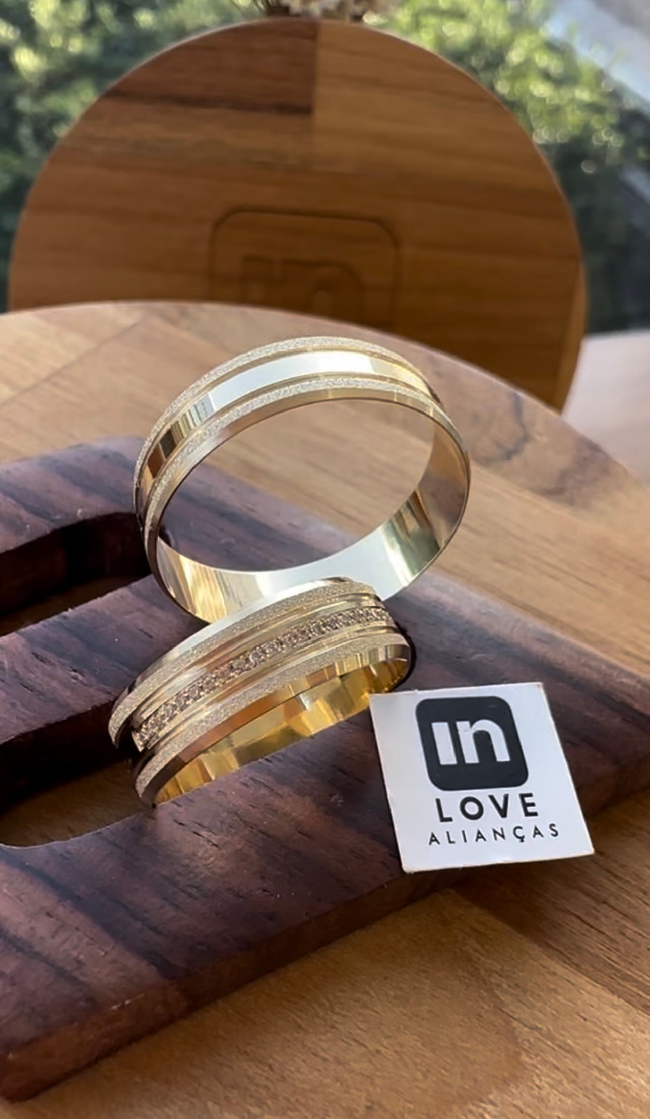 Alianças de Casamento em Ouro 18k- Modelo Capricho | 6mm | 12x R$499