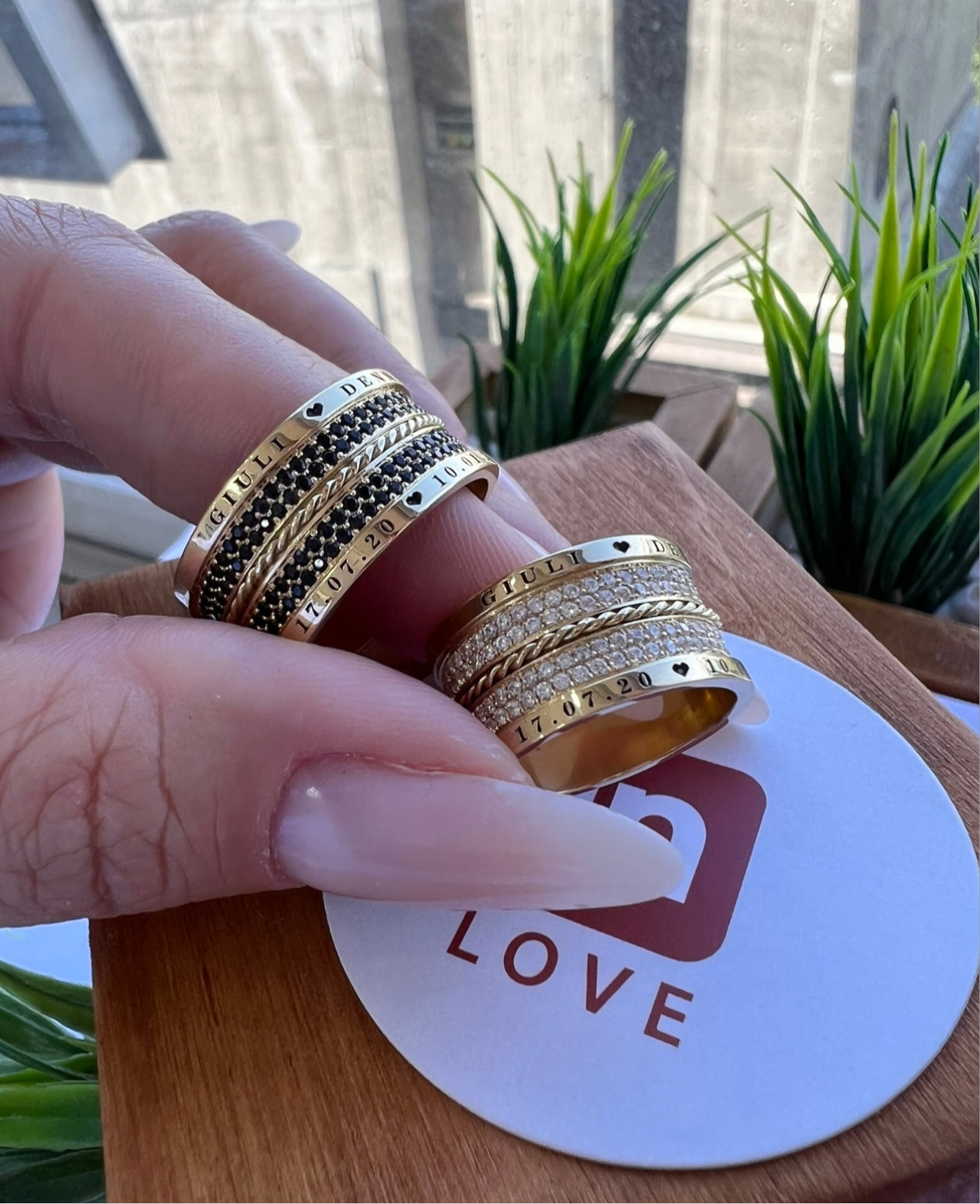 Alianças de Casamento em Ouro 18k - Modelo Desejo | 10mm | 12x R$1.249,16