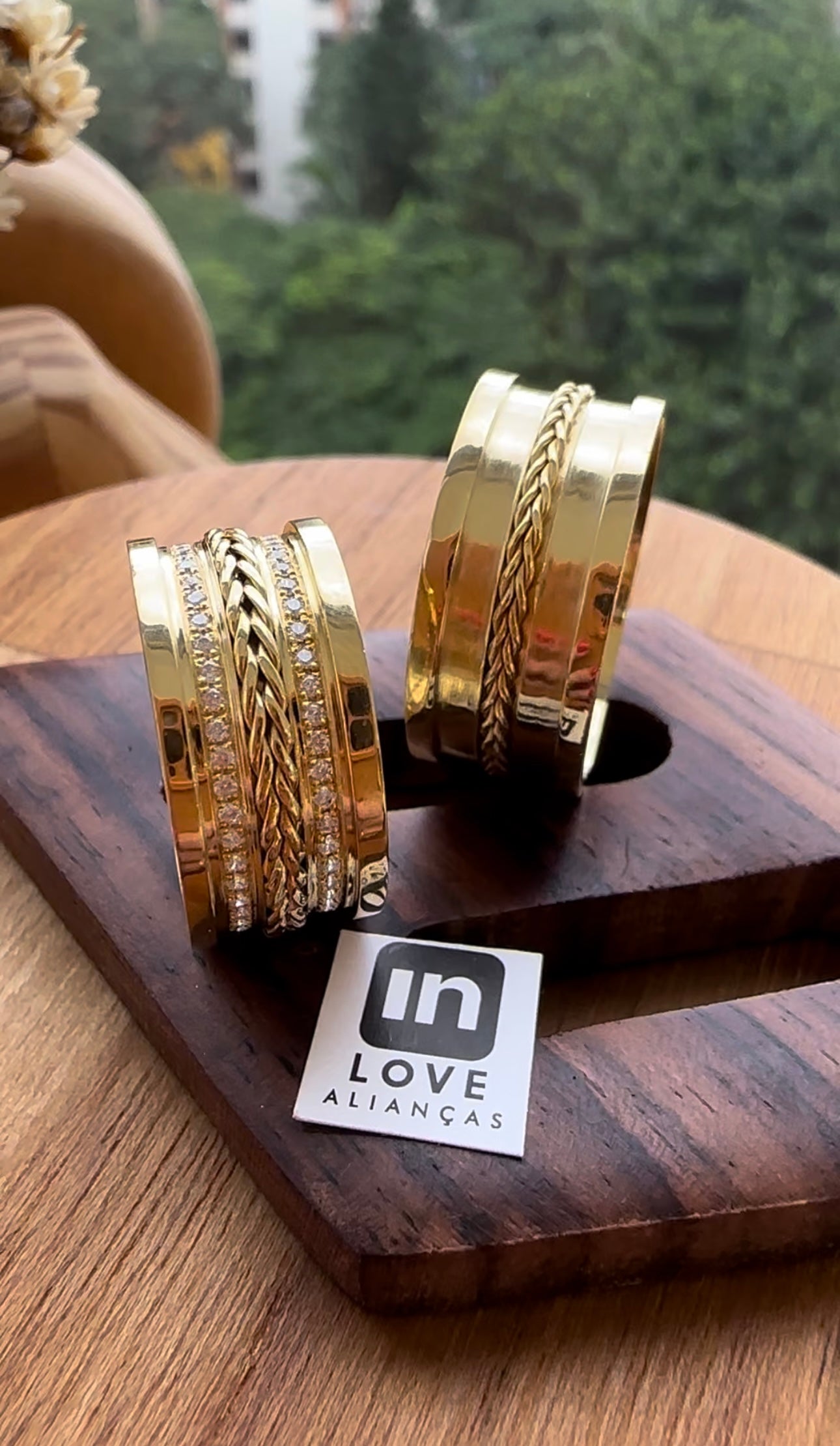 Alianças de Casamento em Ouro 18k - Modelo Nosso Santo Bateu | 9mm | 12x R$1.048.33