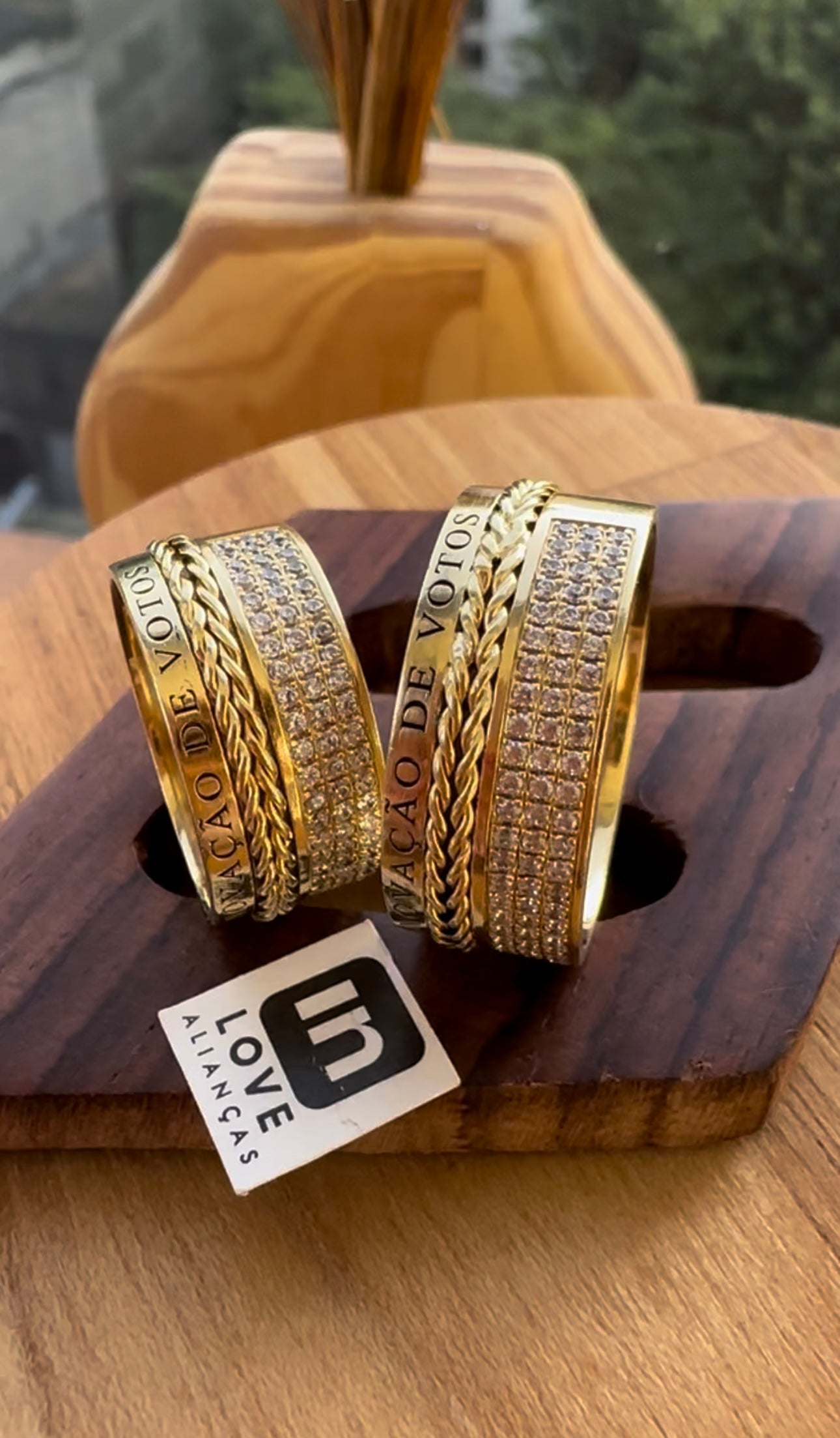 Alianças de Casamento em Ouro 18k - Modelo Renovação | 9mm | 12x R$1.390